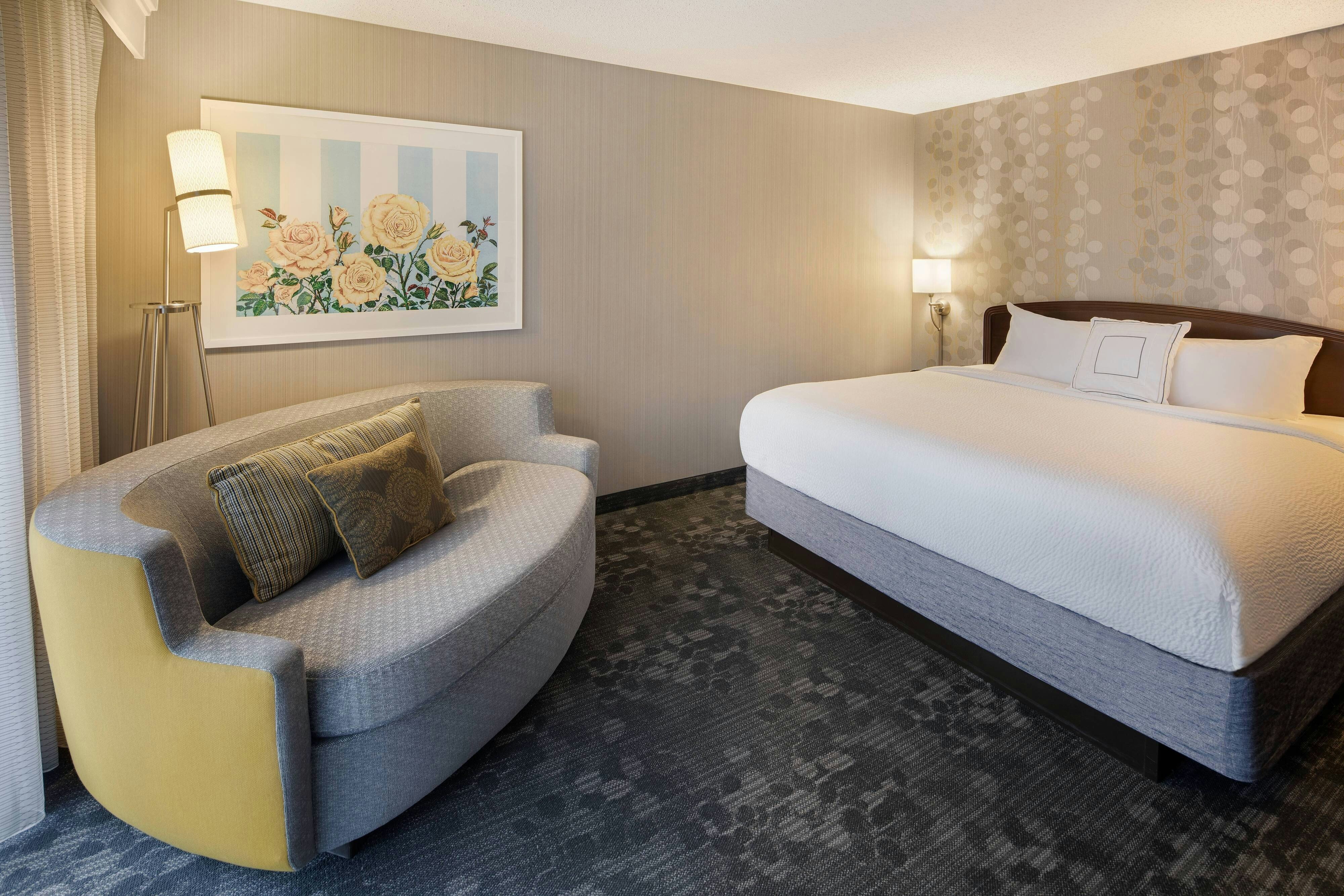 Courtyard by Marriott Grand Rapids Airport