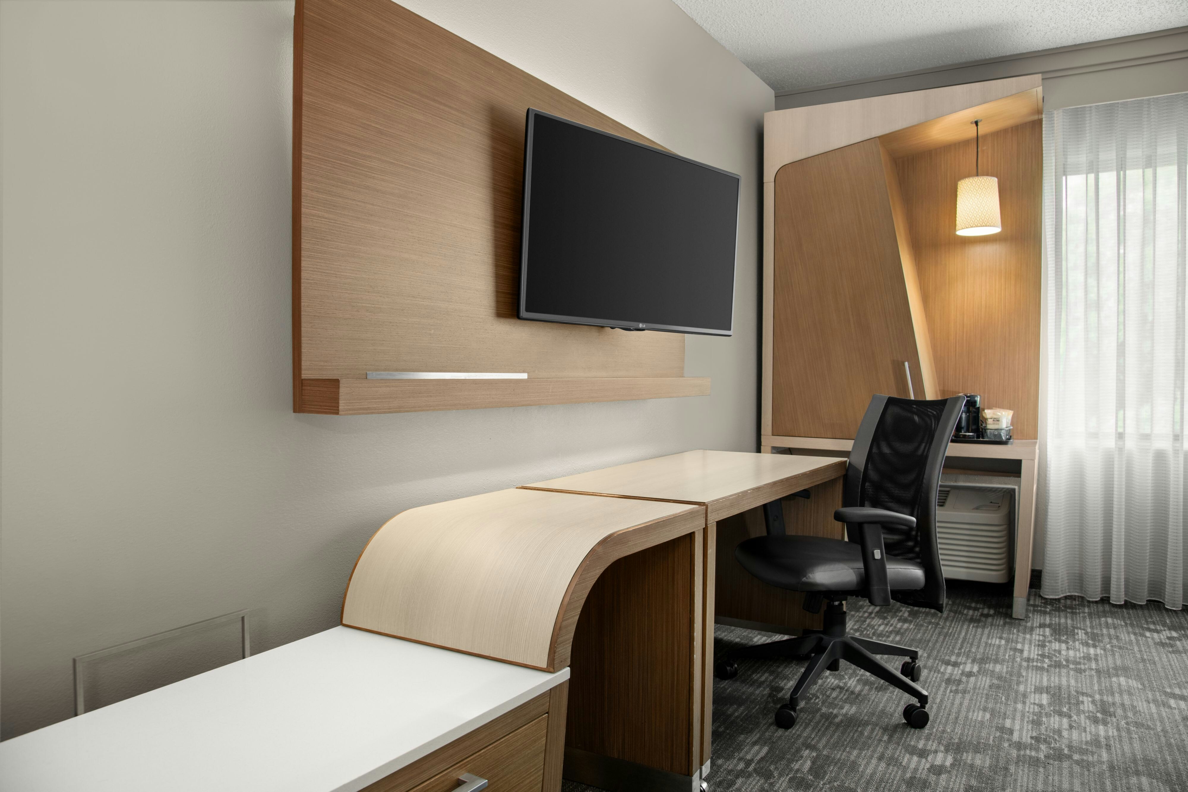 Courtyard by Marriott Lafayette Airport