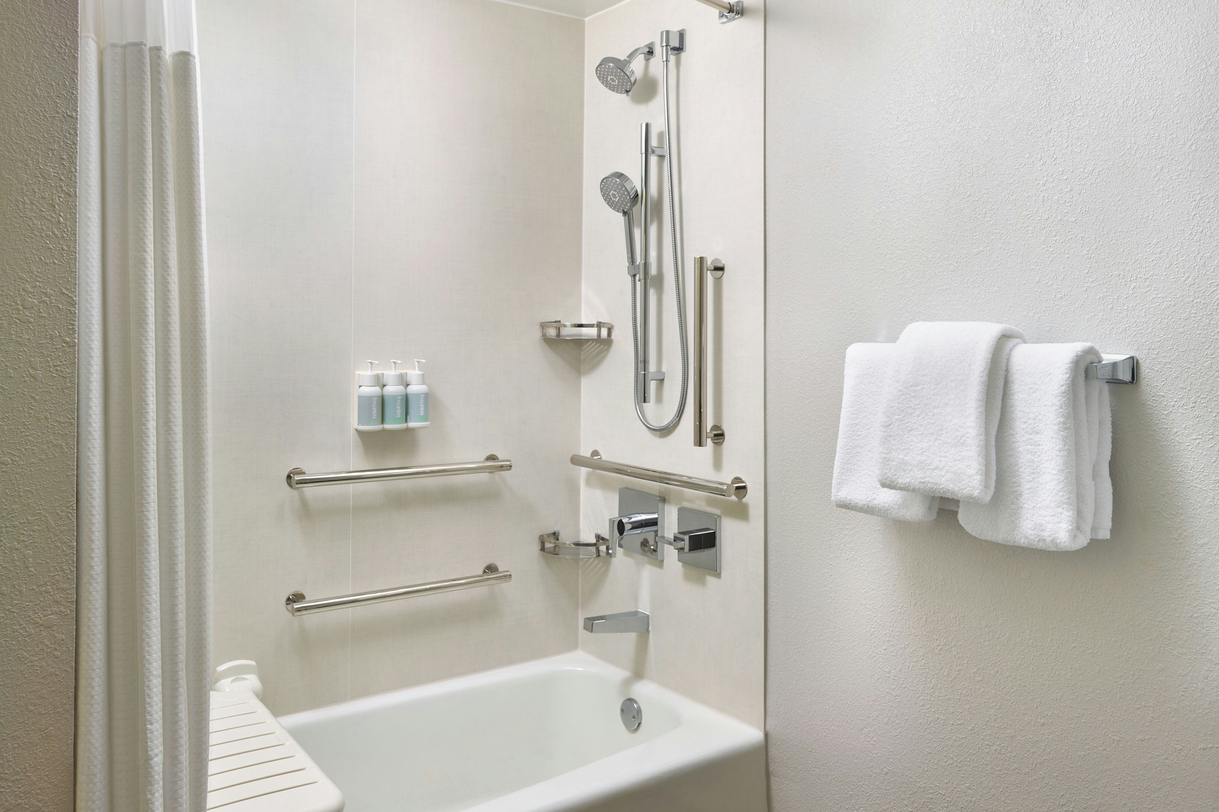 Courtyard by Marriott Cleveland Airport North