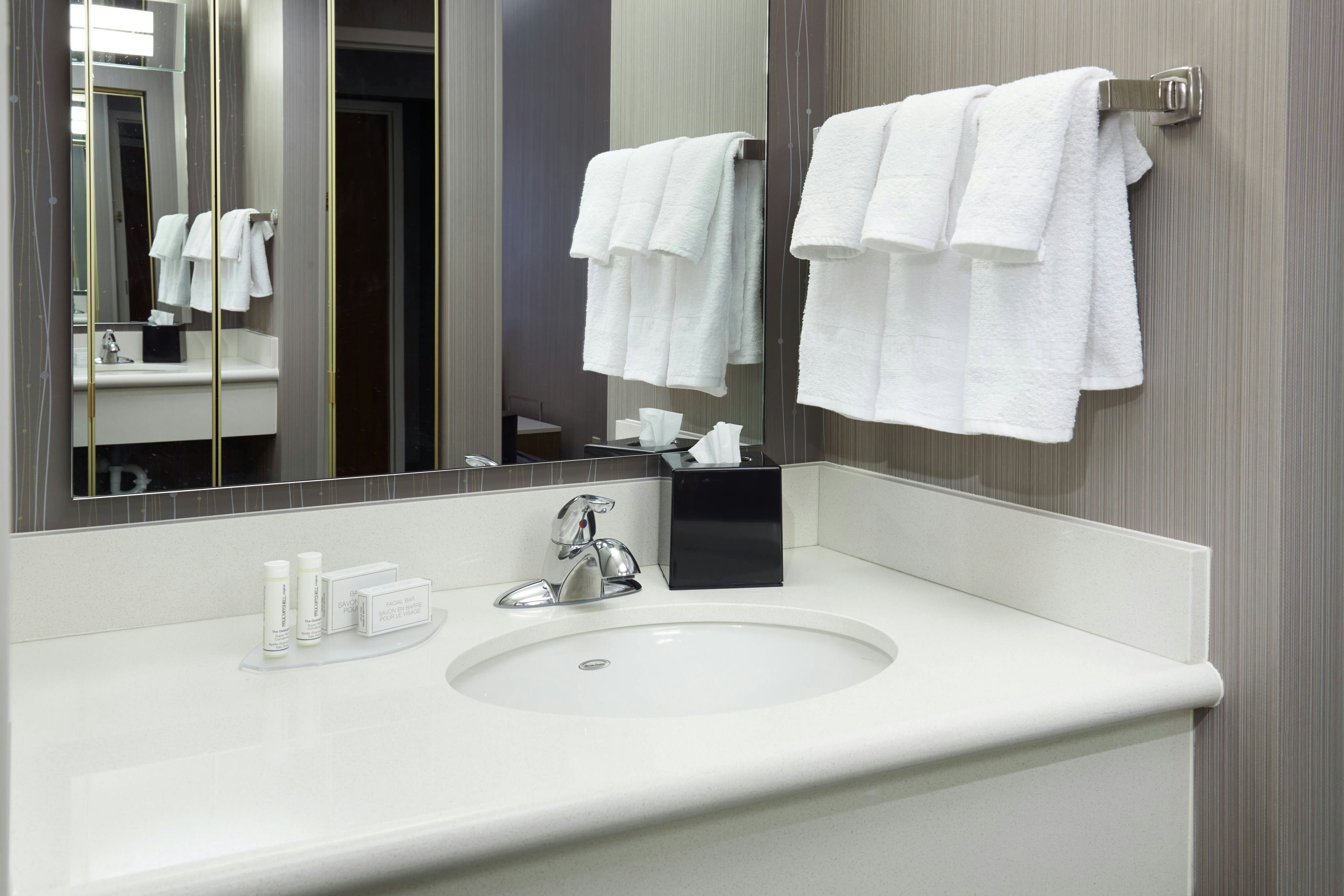 Courtyard by Marriott Cleveland Airport North
