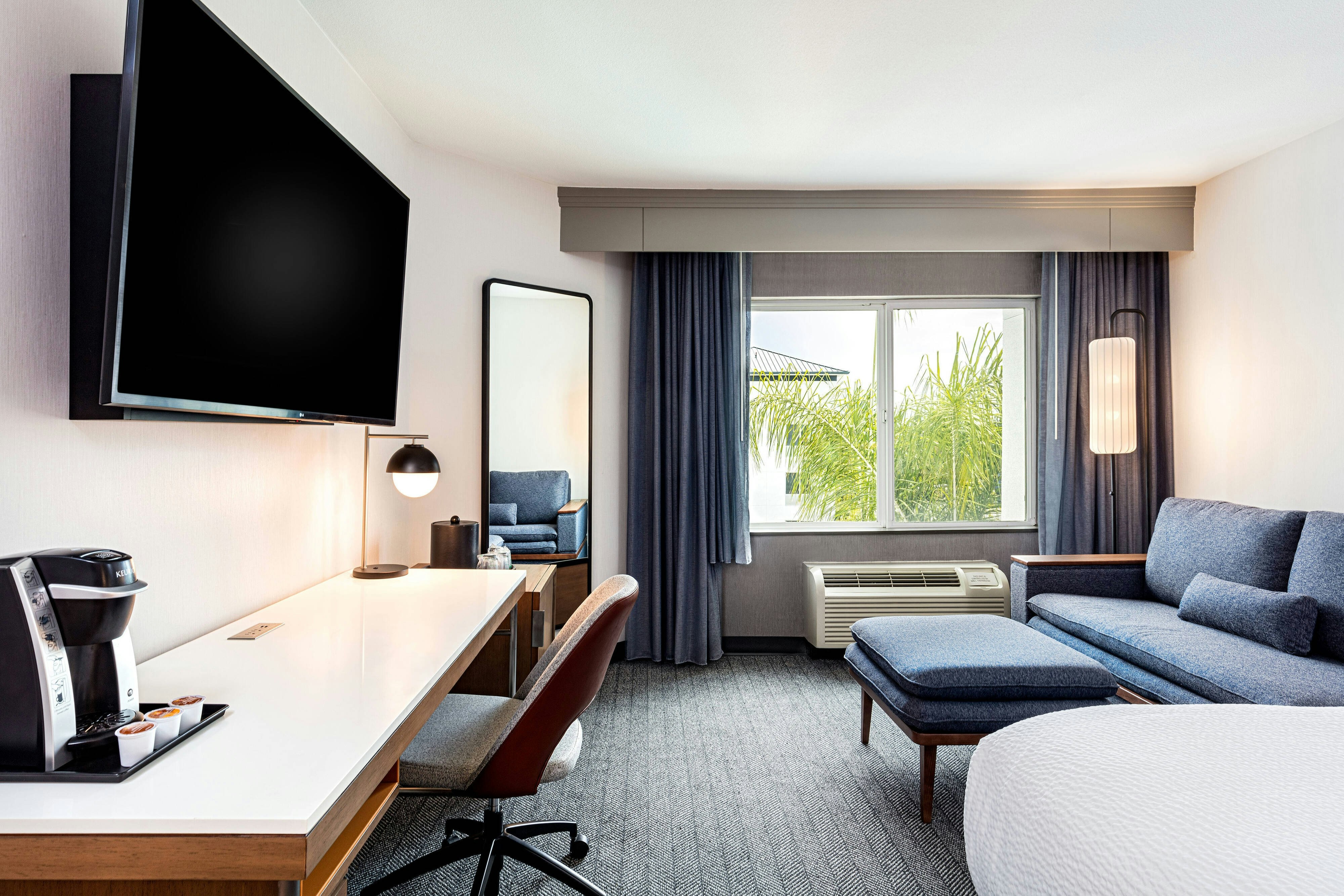 Courtyard by Marriott Anaheim Resort/Convention Center