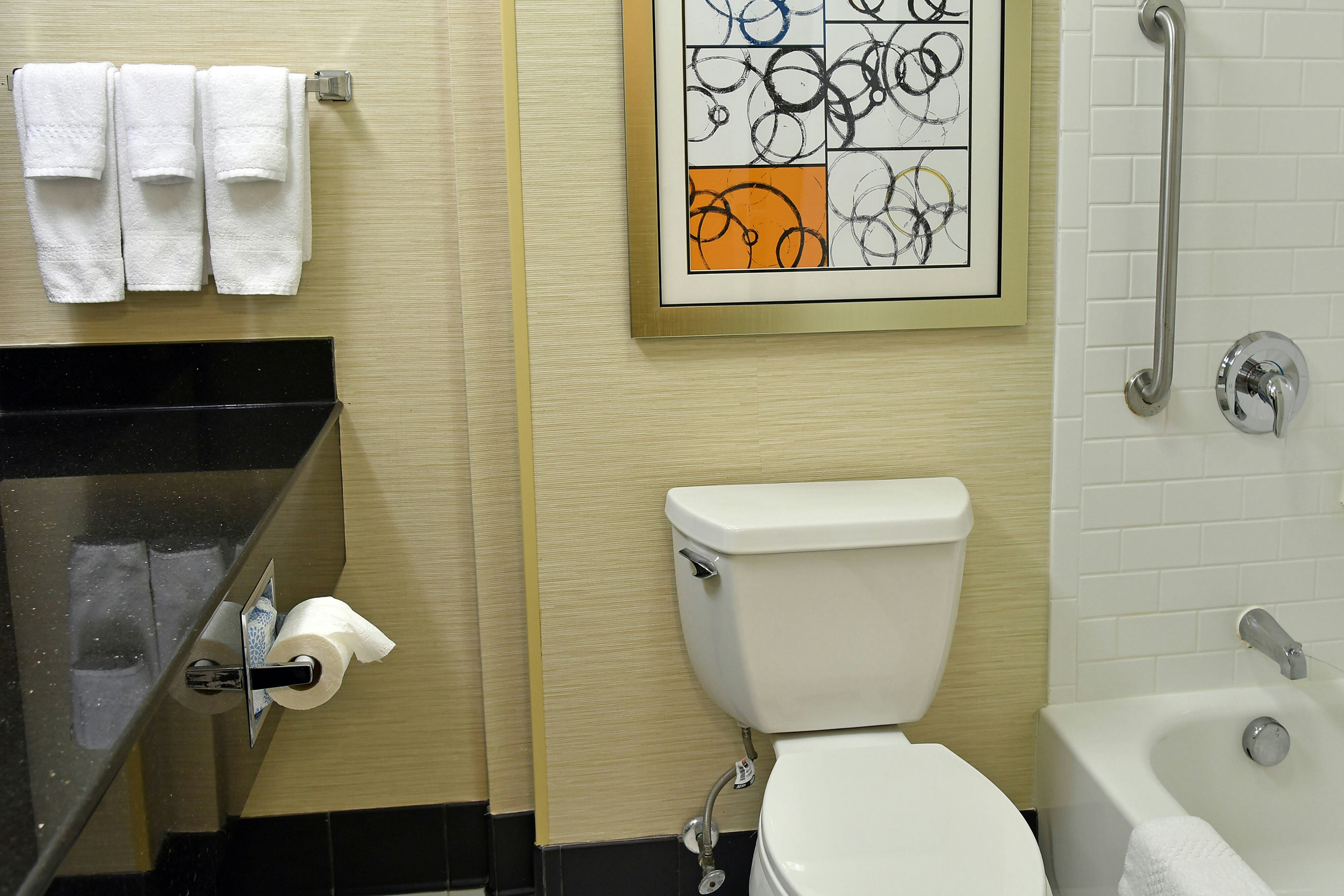 Fairfield by Marriott Inn & Suites Hartford Airport