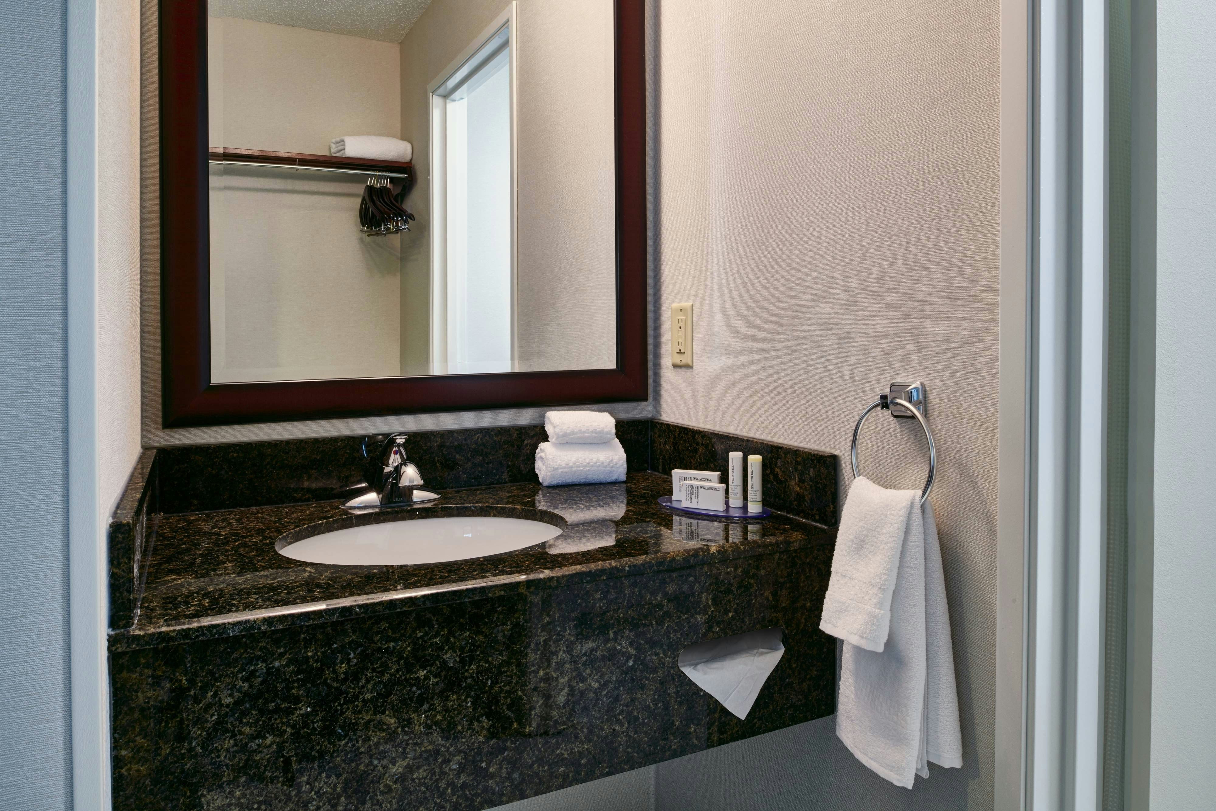 Fairfield by Marriott Inn & Suites Detroit Livonia