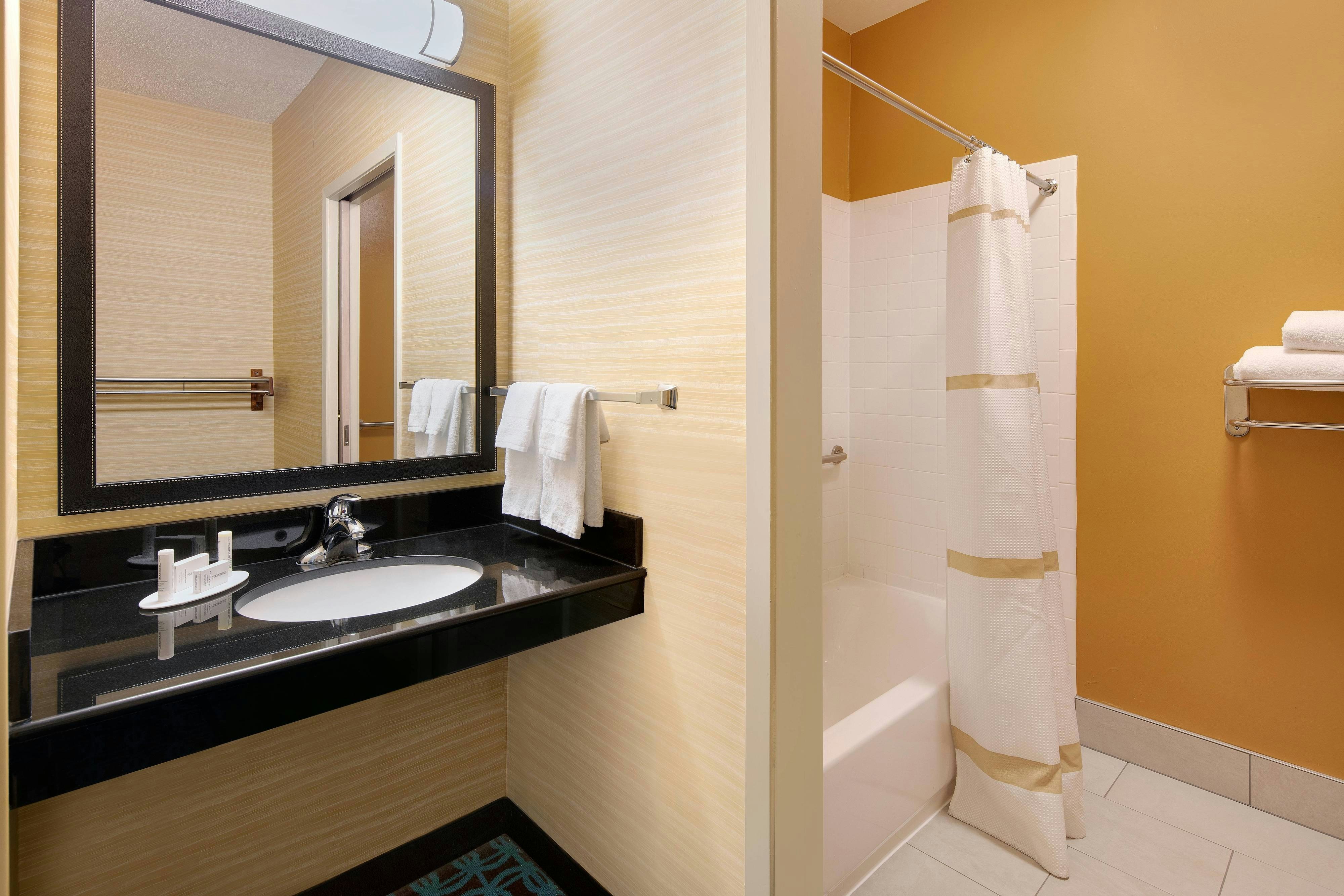 Fairfield by Marriott Inn & Suites Austin-University Area
