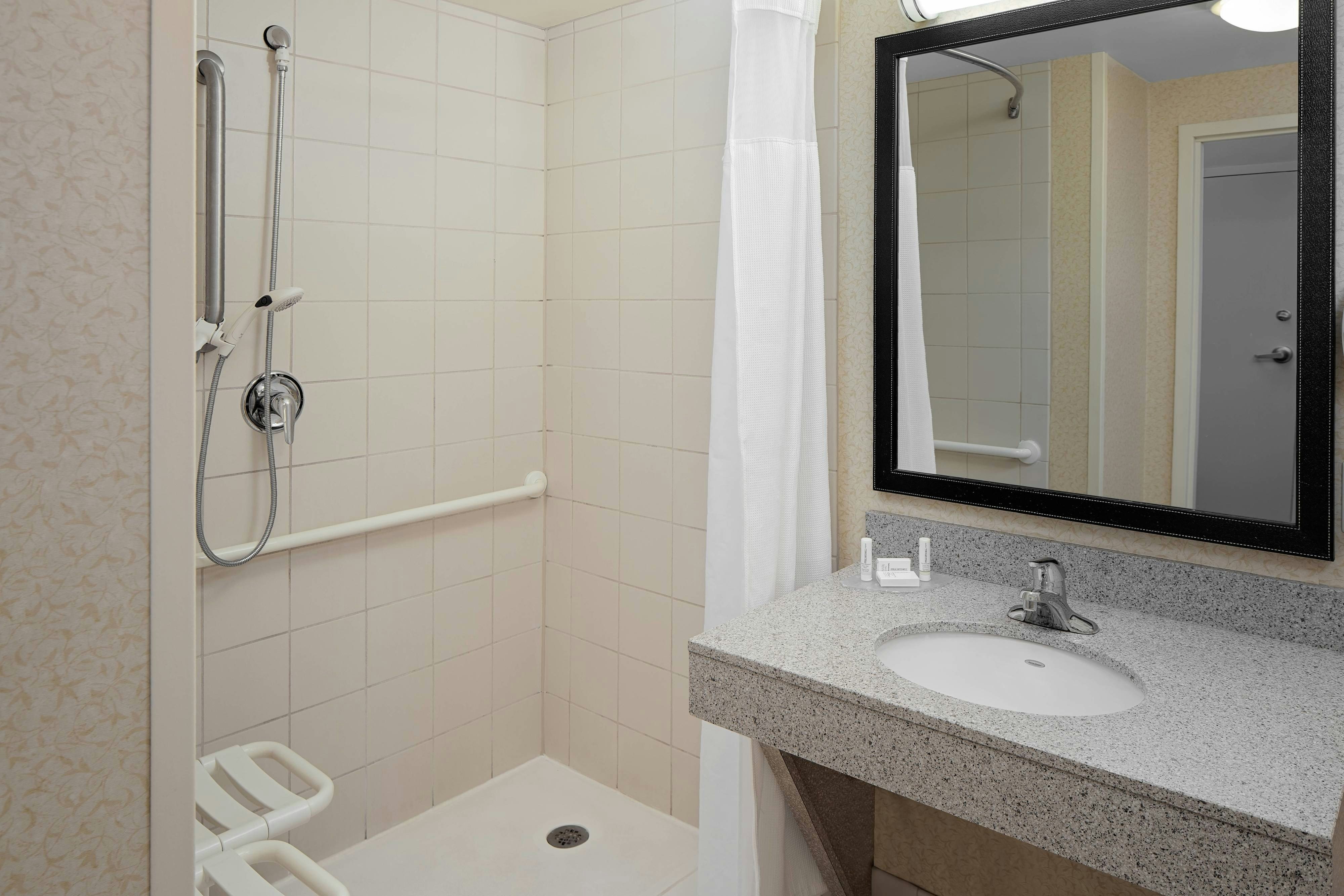 Fairfield by Marriott Inn & Suites Detroit Metro Airport Romulus