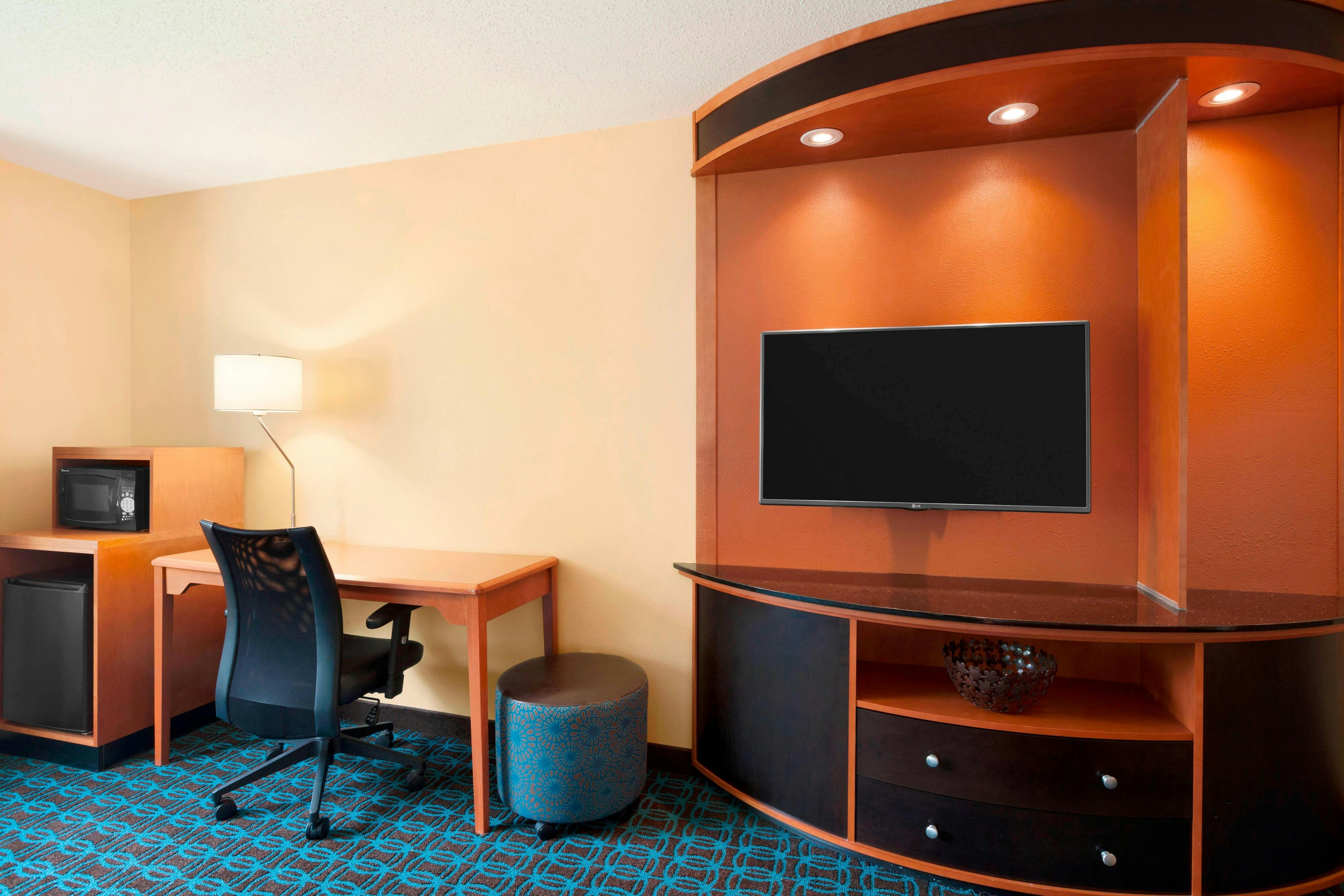 Fairfield by Marriott Inn & Suites Lansing West