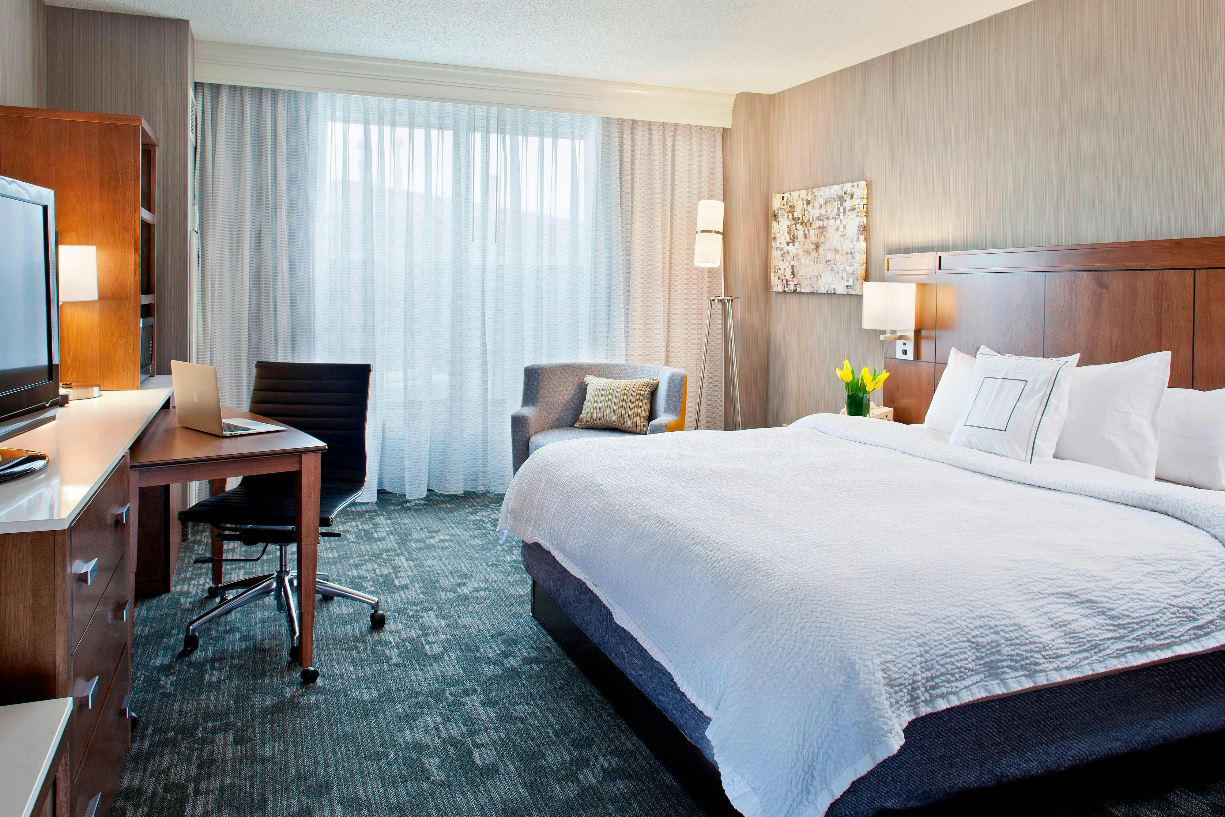 Courtyard by Marriott Pueblo Downtown