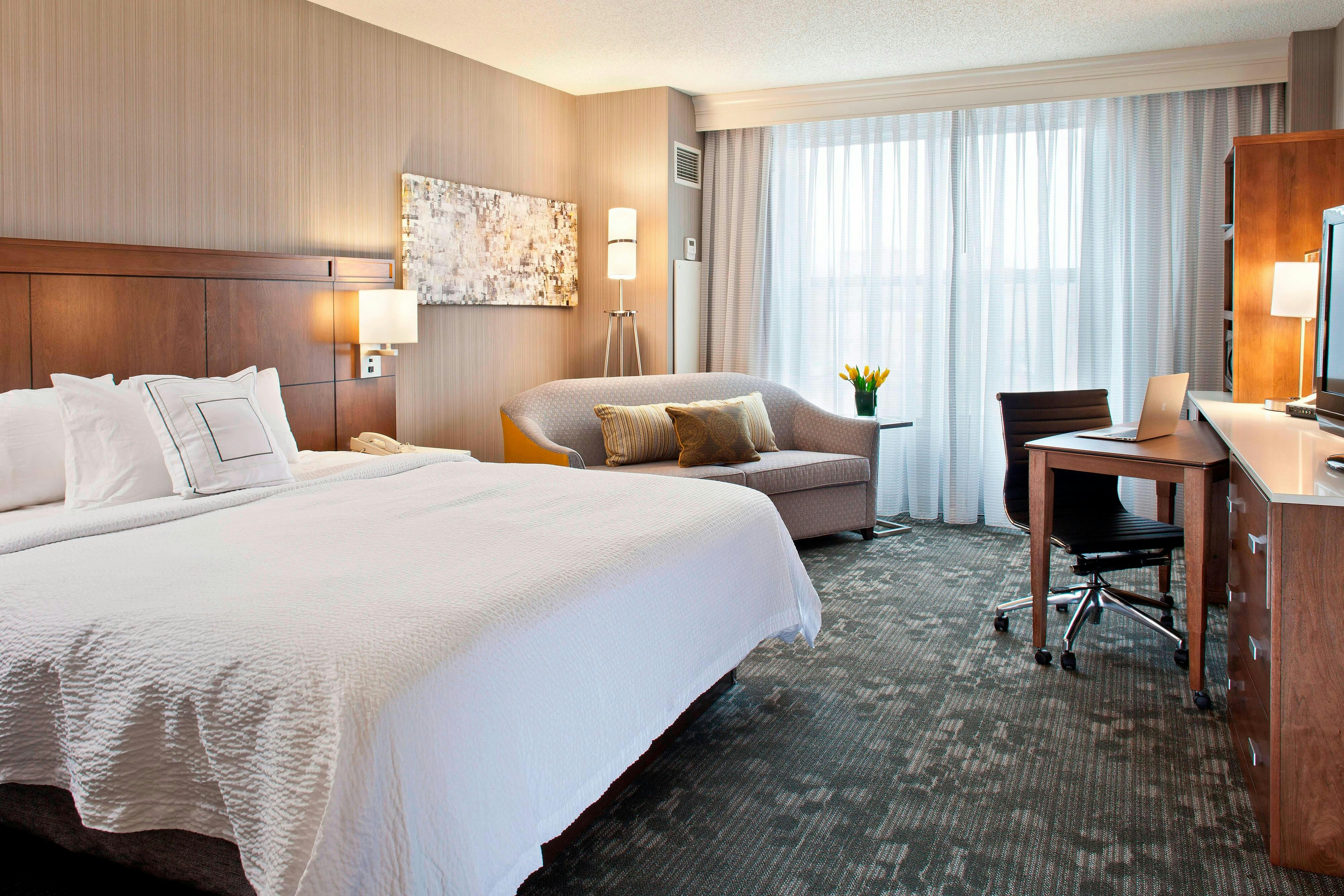 Courtyard by Marriott Pueblo Downtown