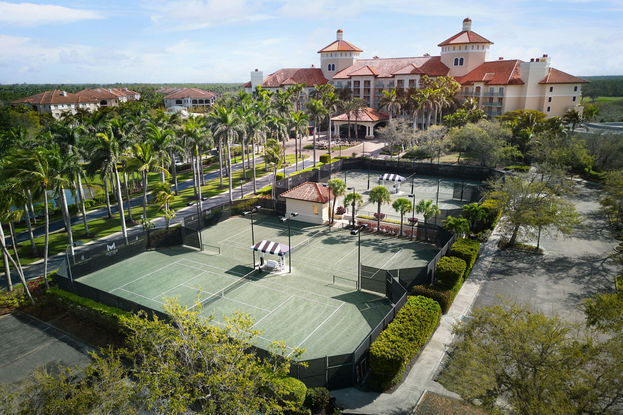 The Ritz-Carlton Naples, Tiburón