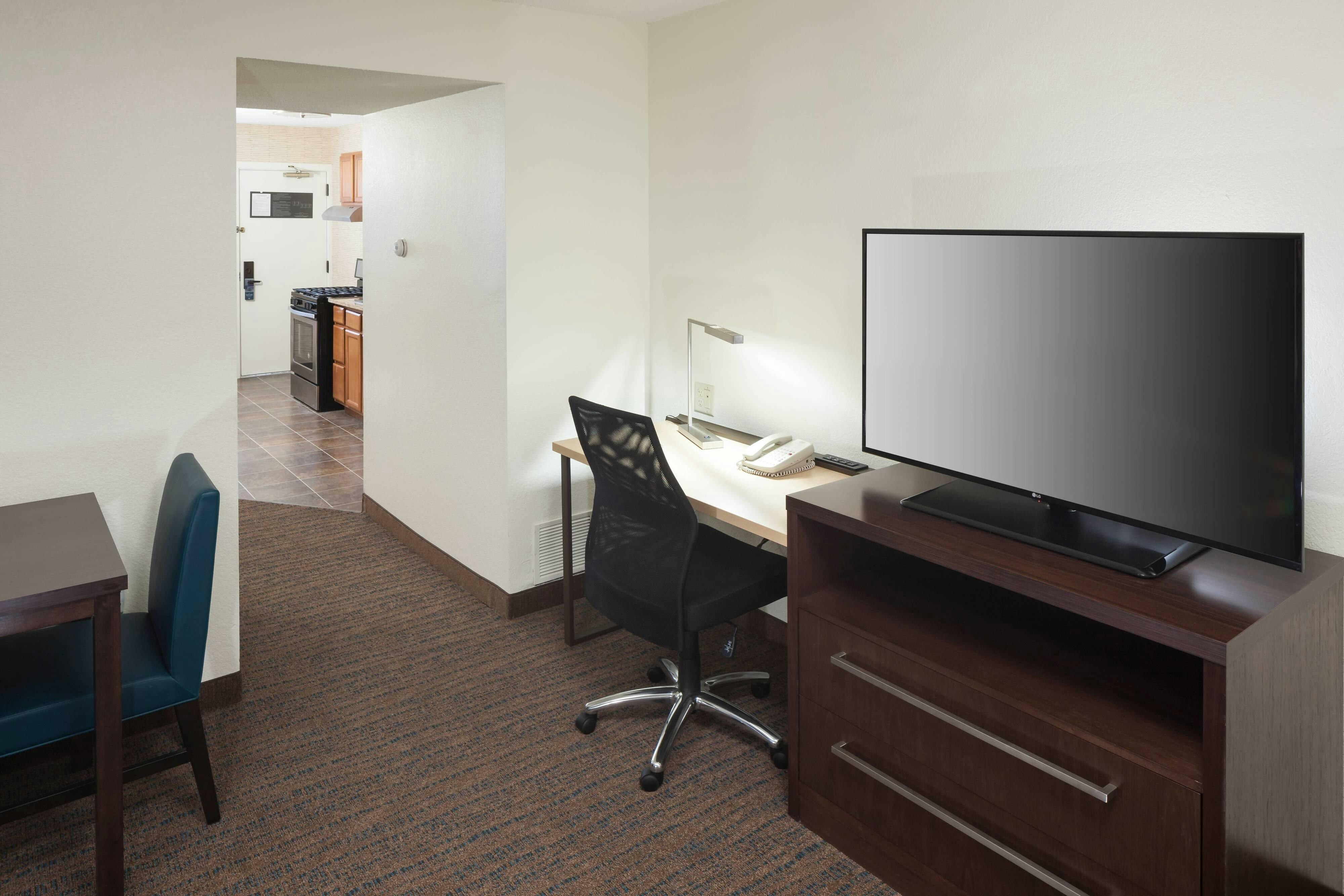 Residence Inn by Marriott Kansas City Country Club Plaza