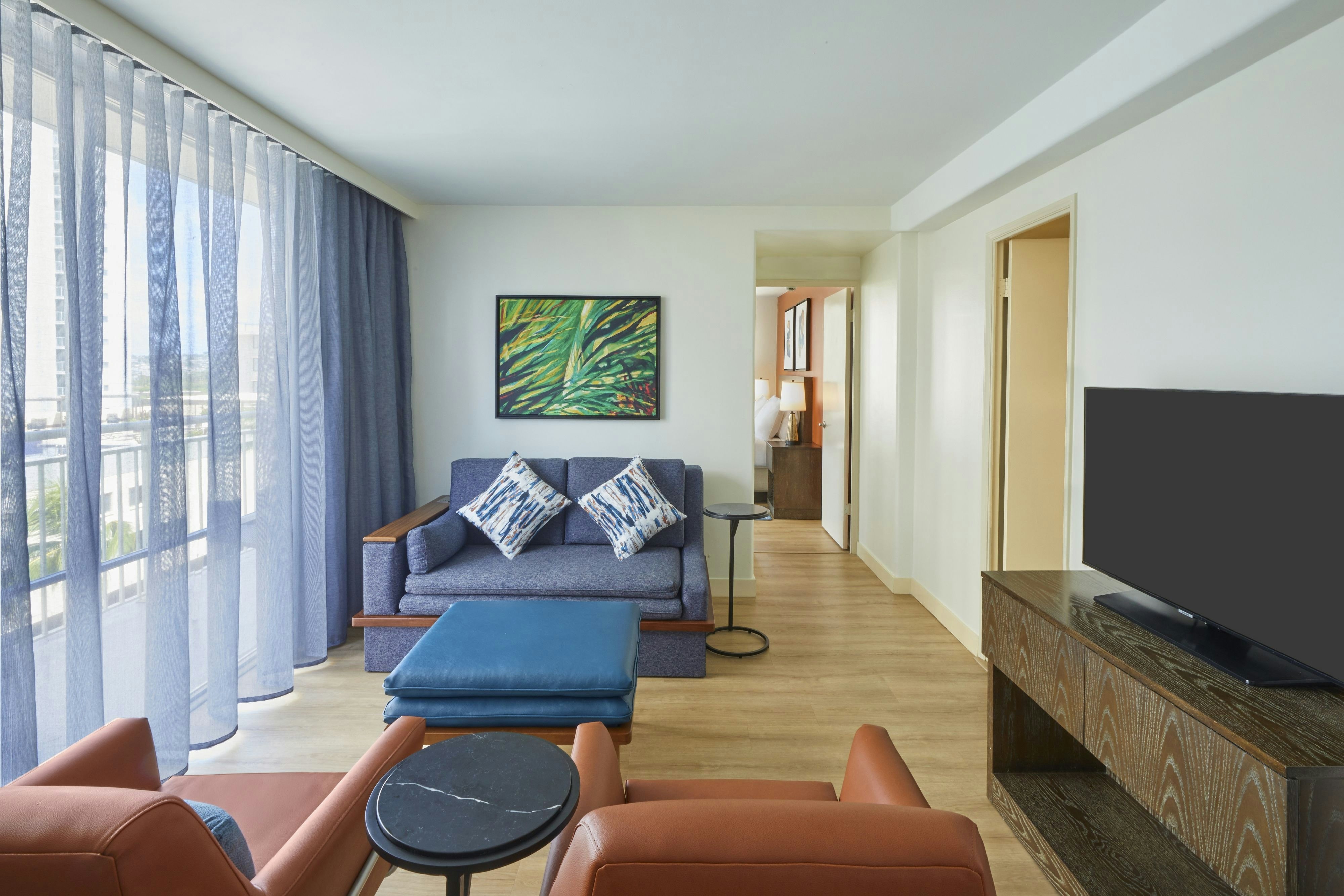 Courtyard by Marriott Waikiki Beach