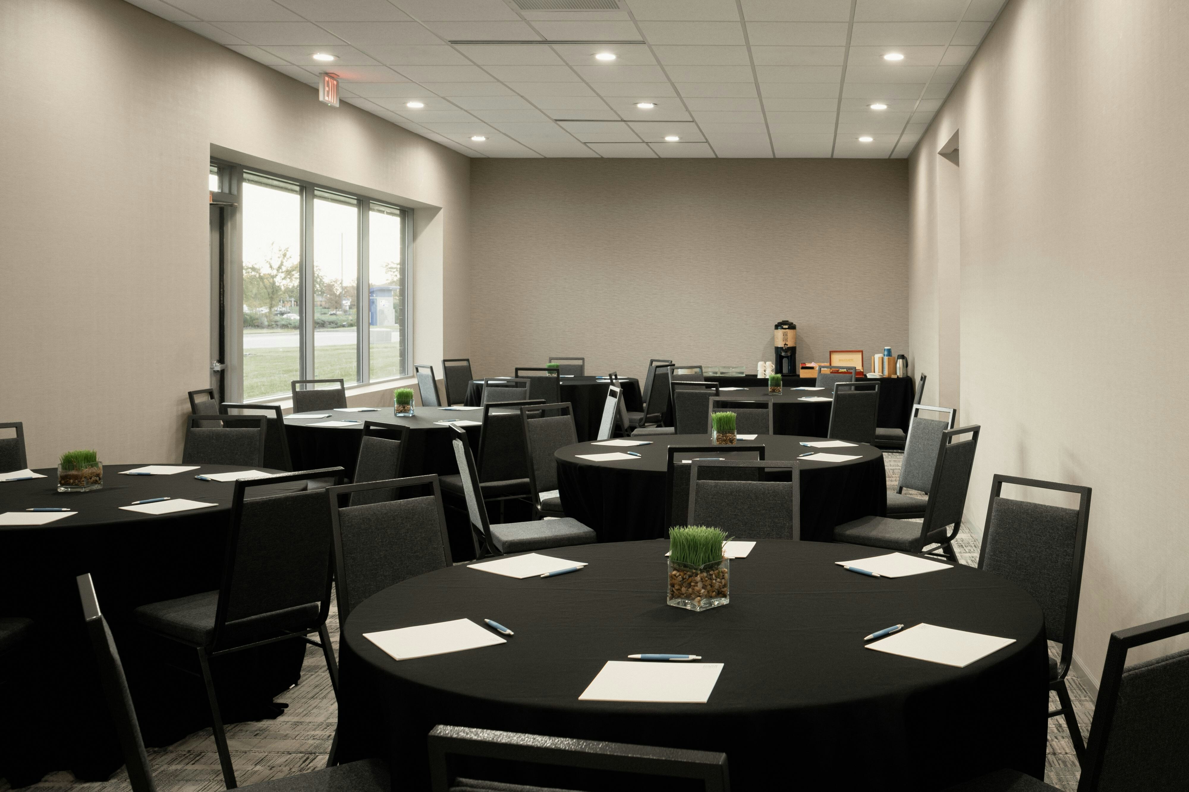 Four Points by Sheraton Milwaukee North Shore