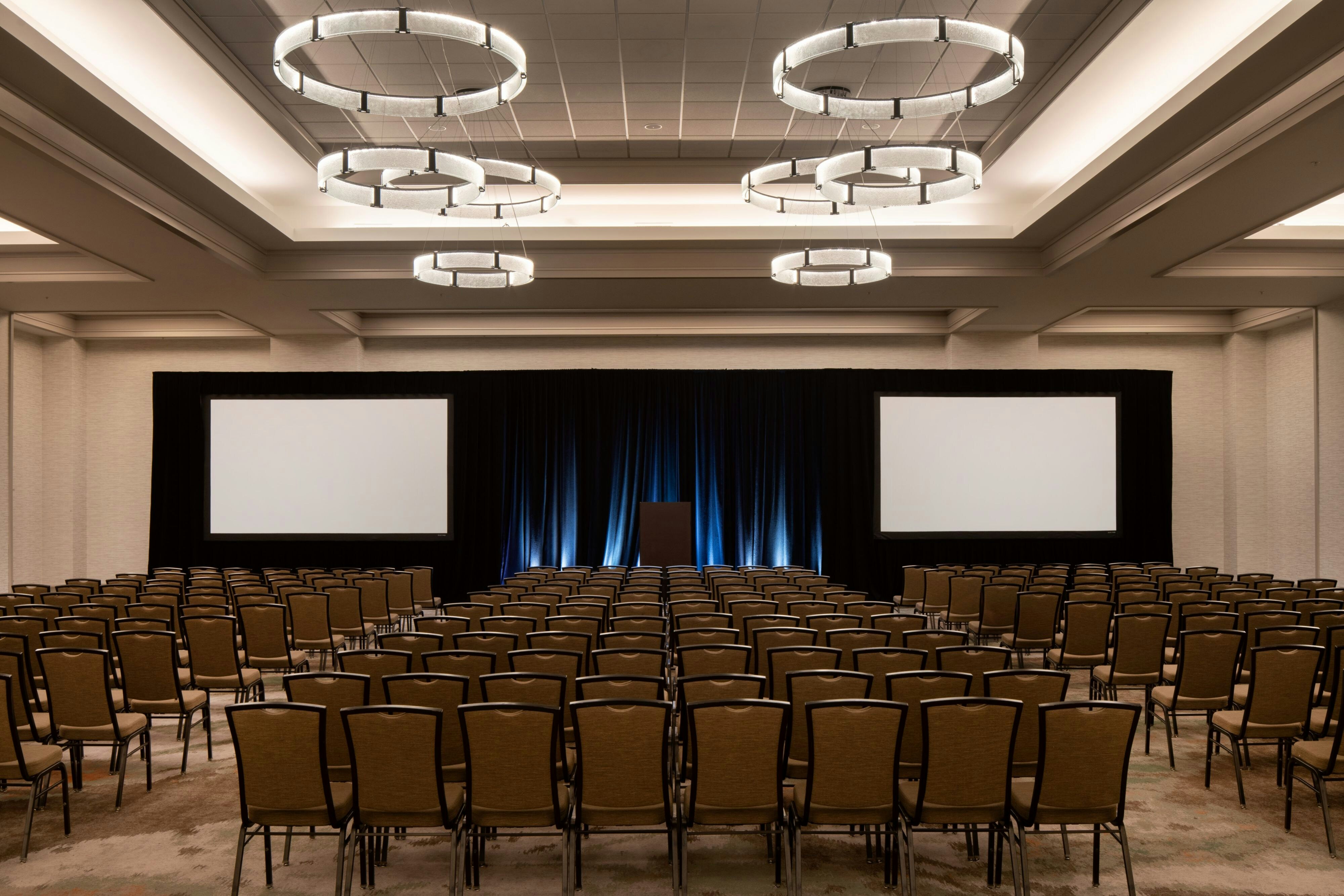 Sheraton Grand Sacramento Hotel