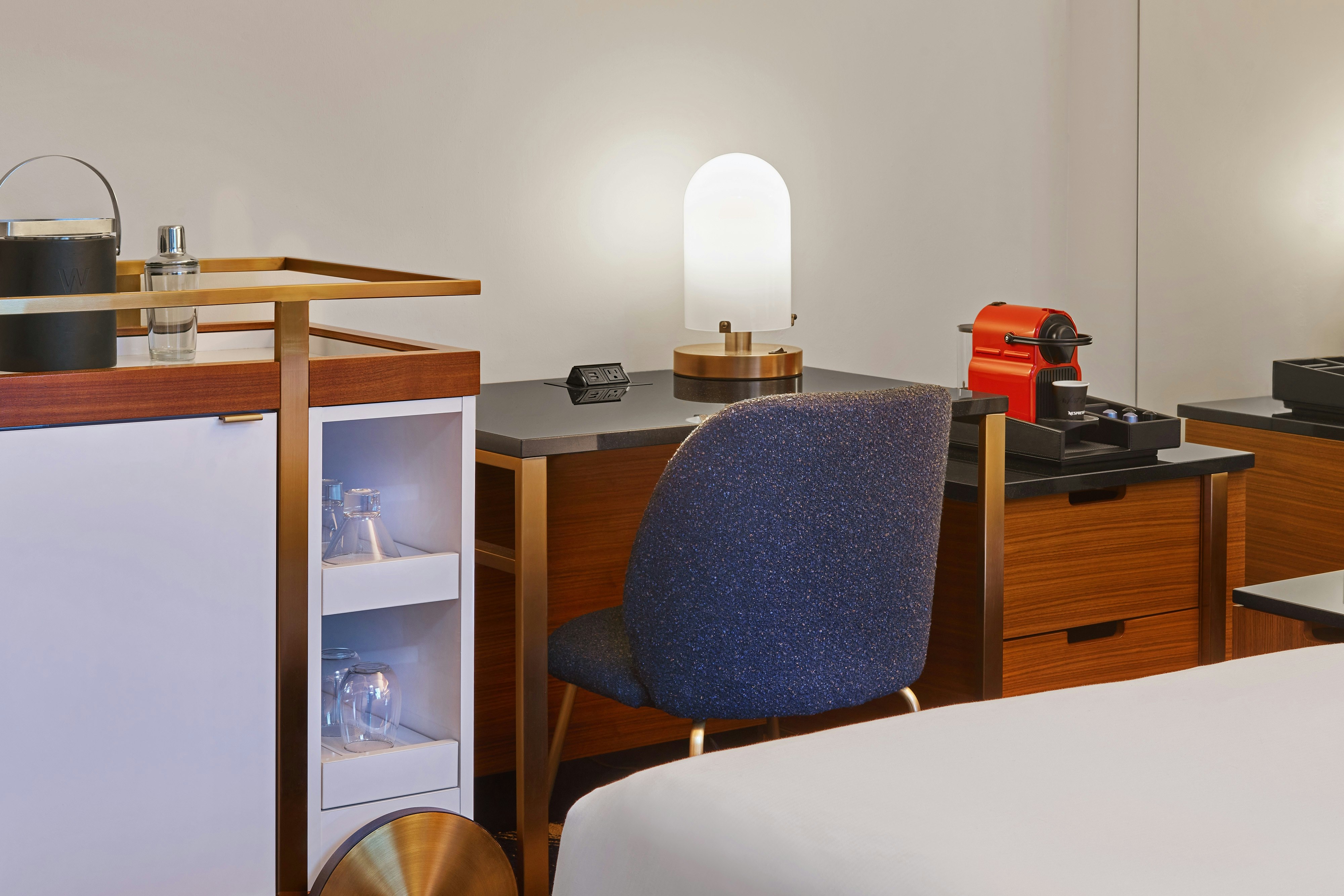 W Minneapolis – The Foshay
