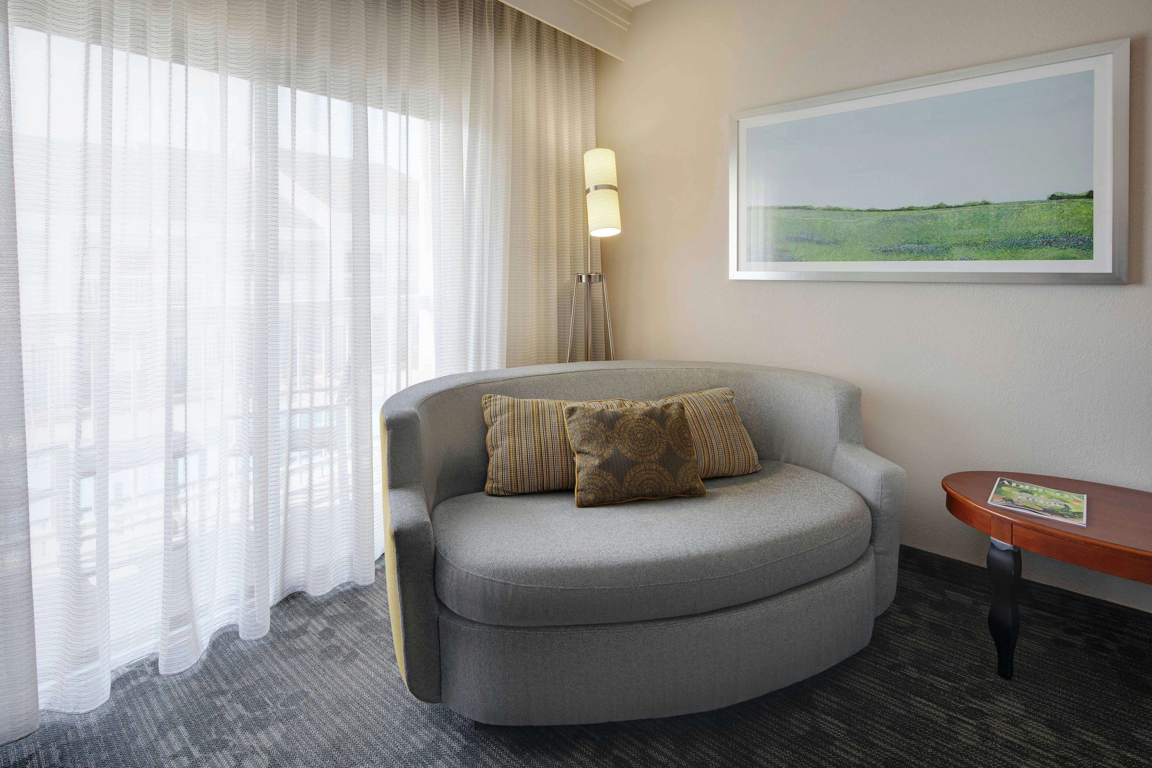 Courtyard by Marriott Dallas Addison/Midway