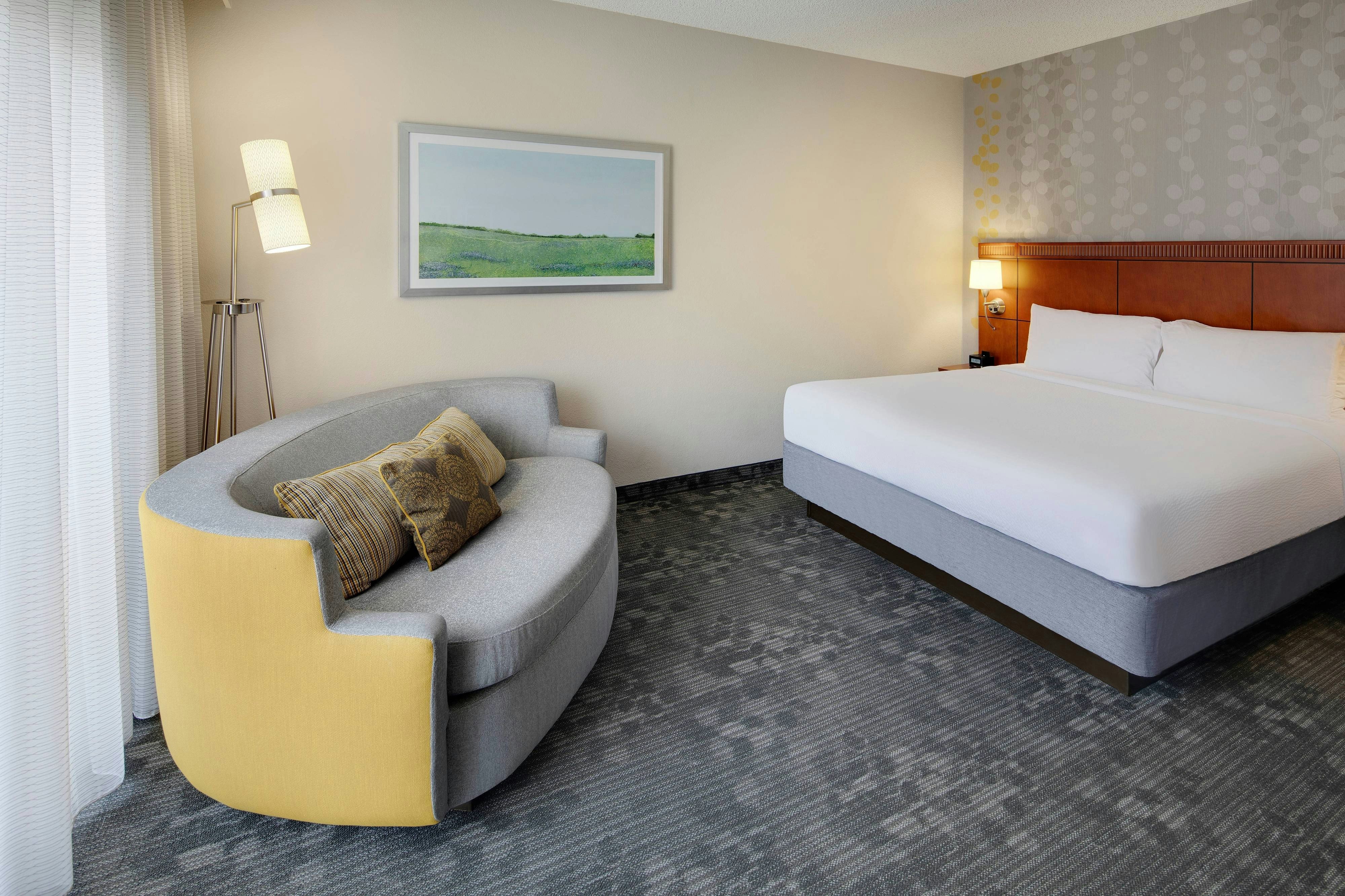 Courtyard by Marriott Dallas Addison/Midway