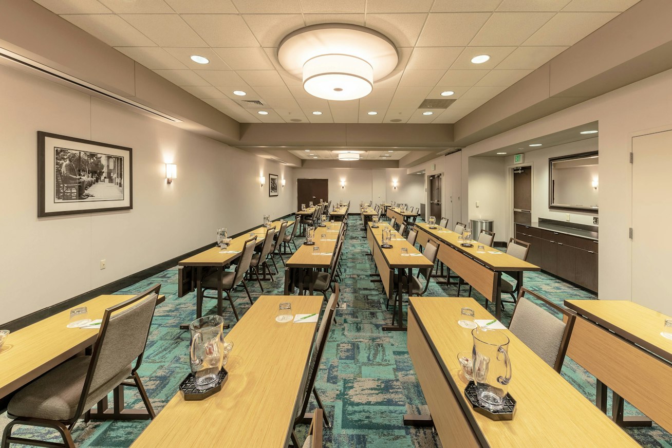 Courtyard by Marriott Greenville Downtown