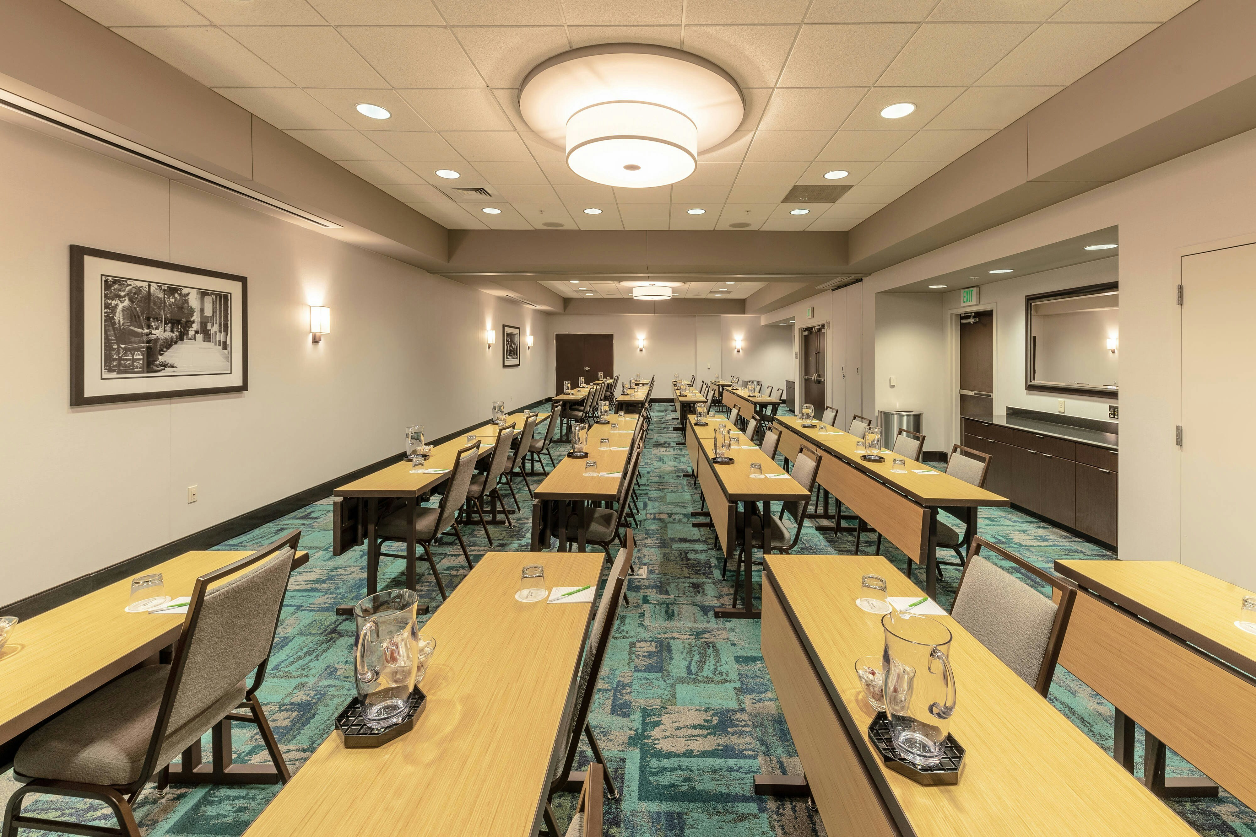 Courtyard by Marriott Greenville Downtown