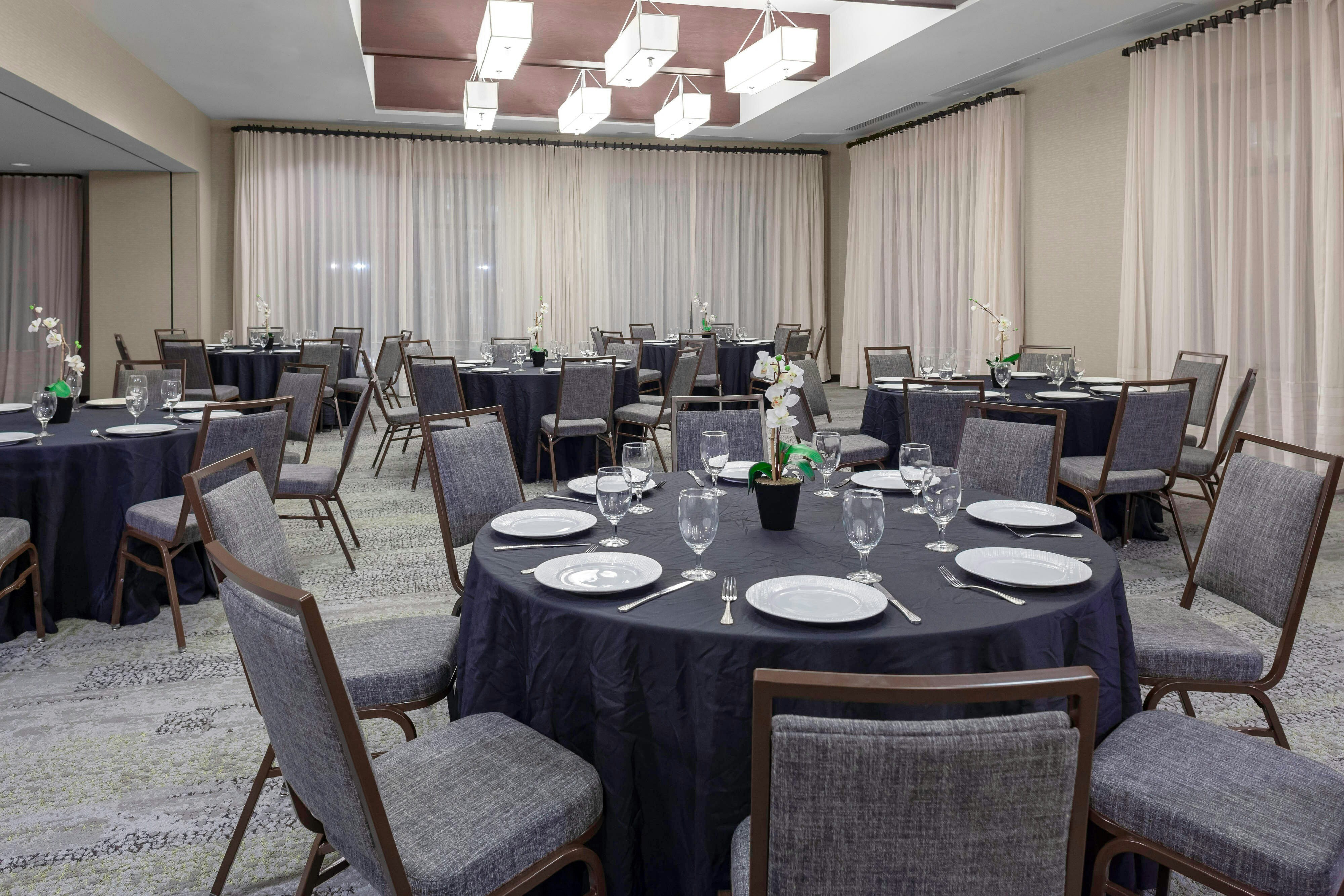 Courtyard by Marriott Memphis Downtown