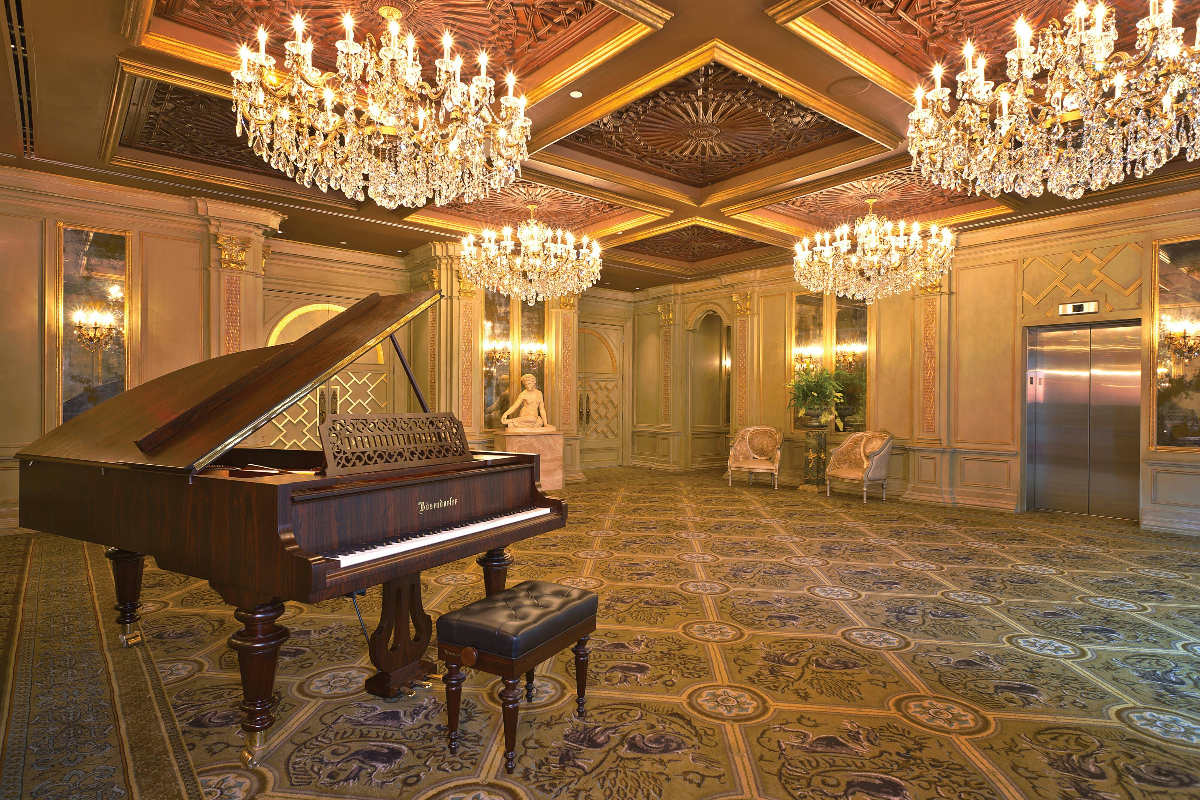Grand Bohemian Lodge Asheville, Autograph Collection