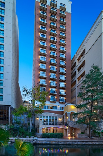 Courtyard by Marriott San Antonio Riverwalk