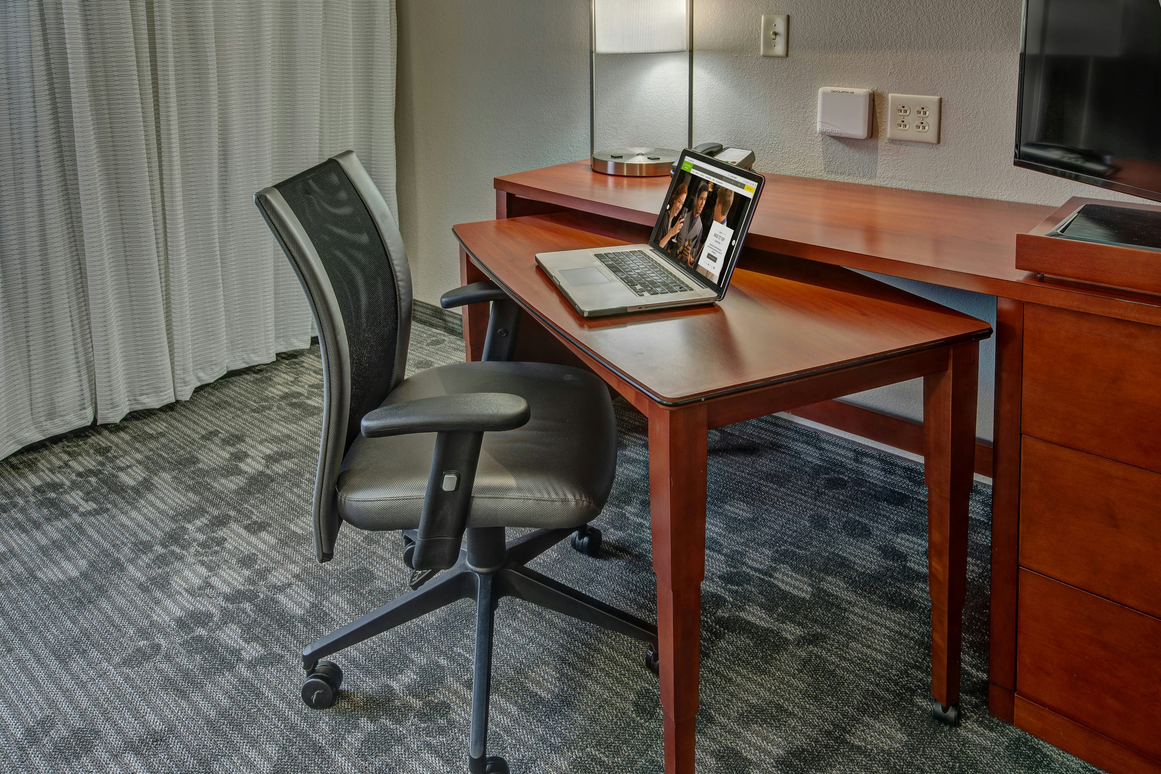 Courtyard by Marriott Lima