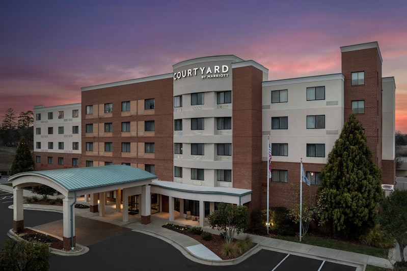 Courtyard by Marriott Greensboro Airport