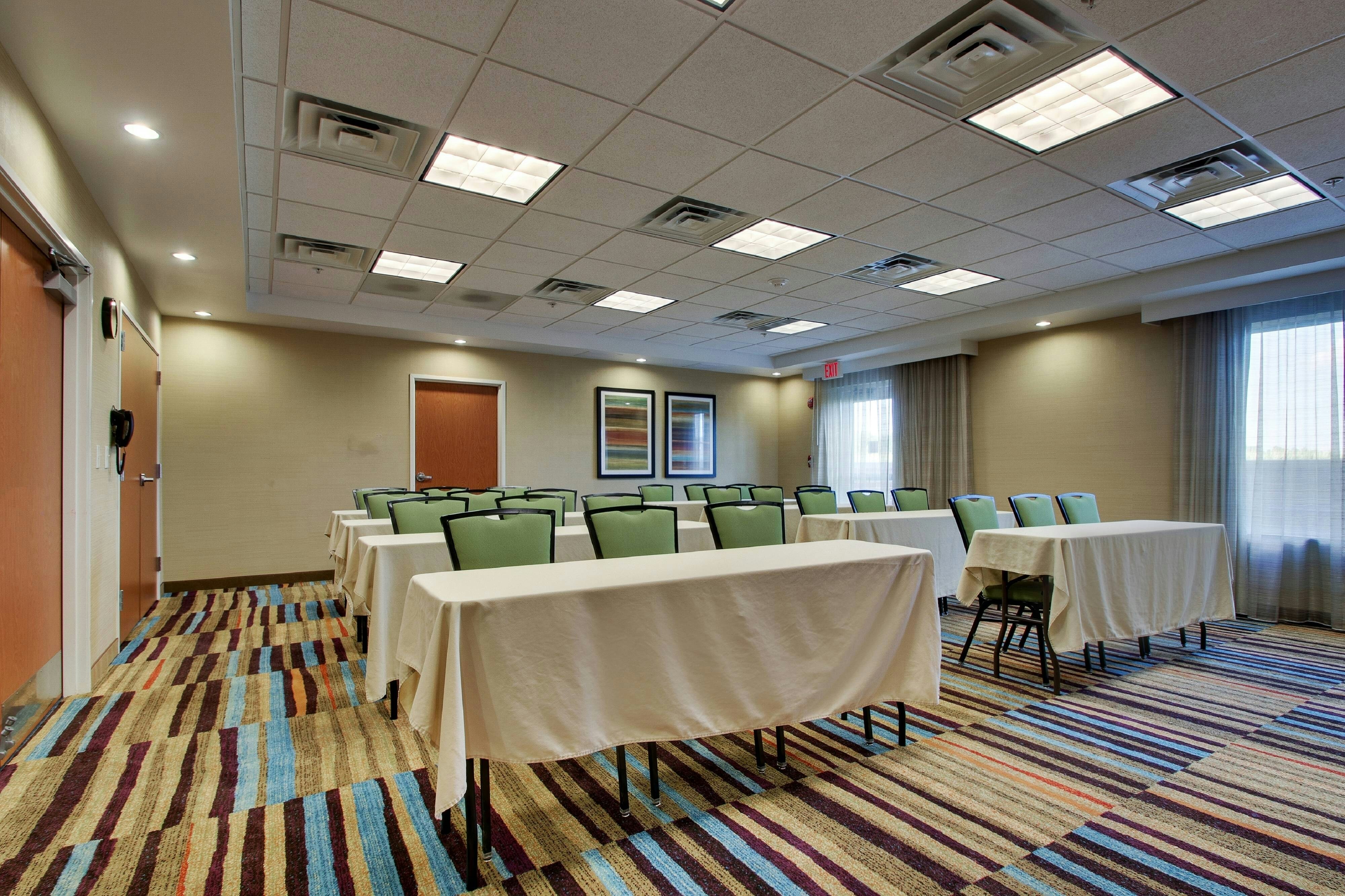 Fairfield by Marriott Inn & Suites Ottawa Starved Rock Area