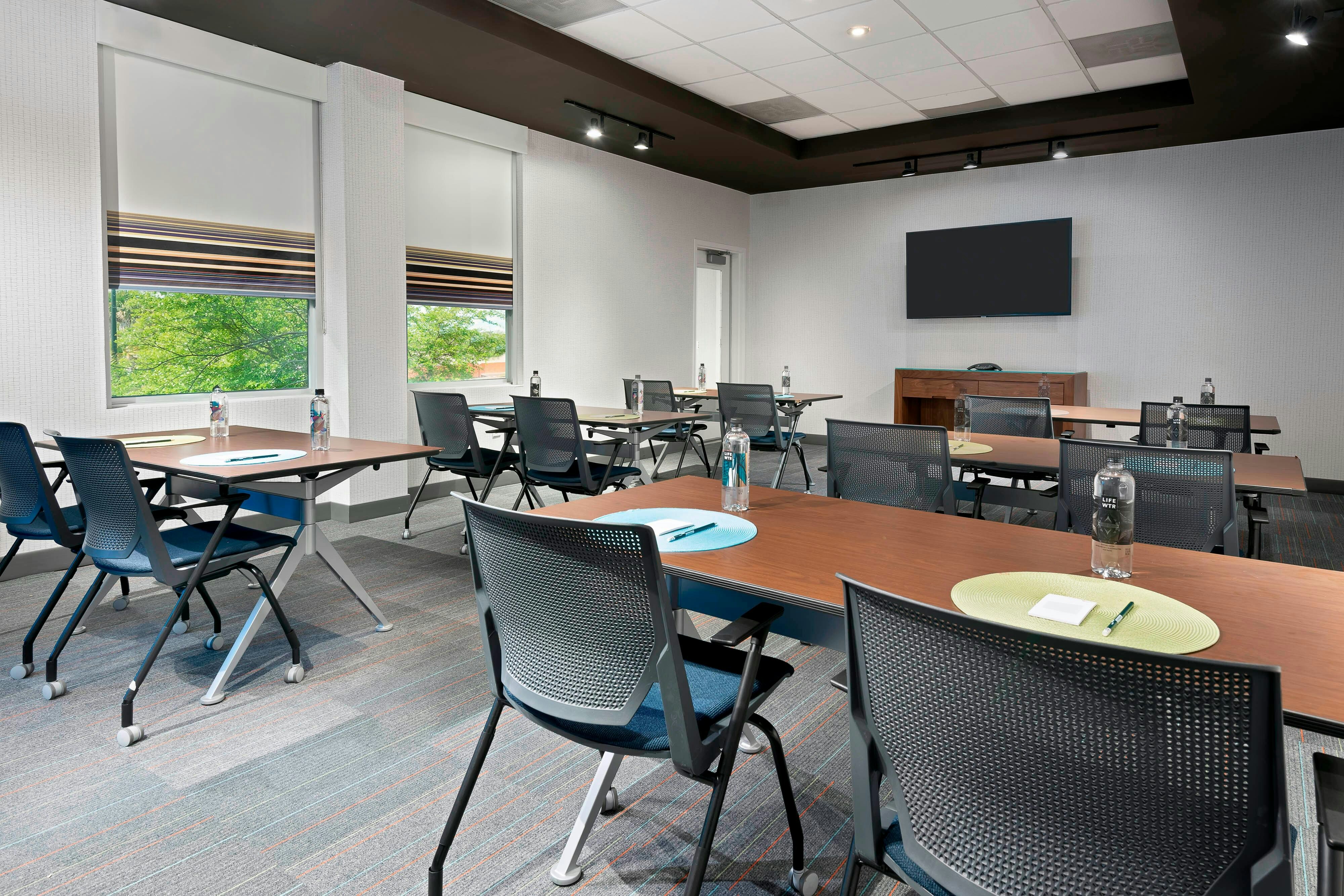 Aloft Jacksonville Airport