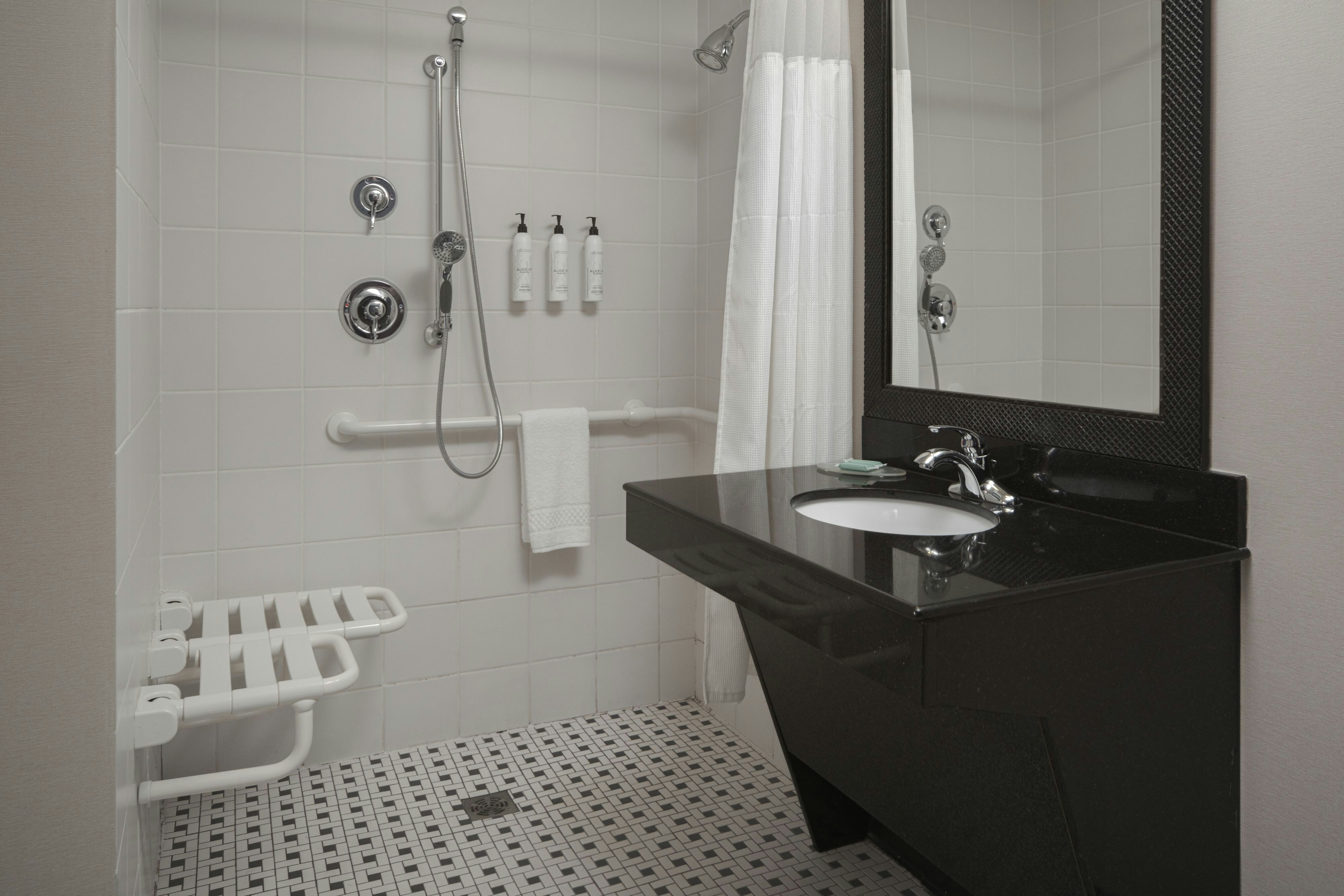 Fairfield by Marriott Inn & Suites Louisville East