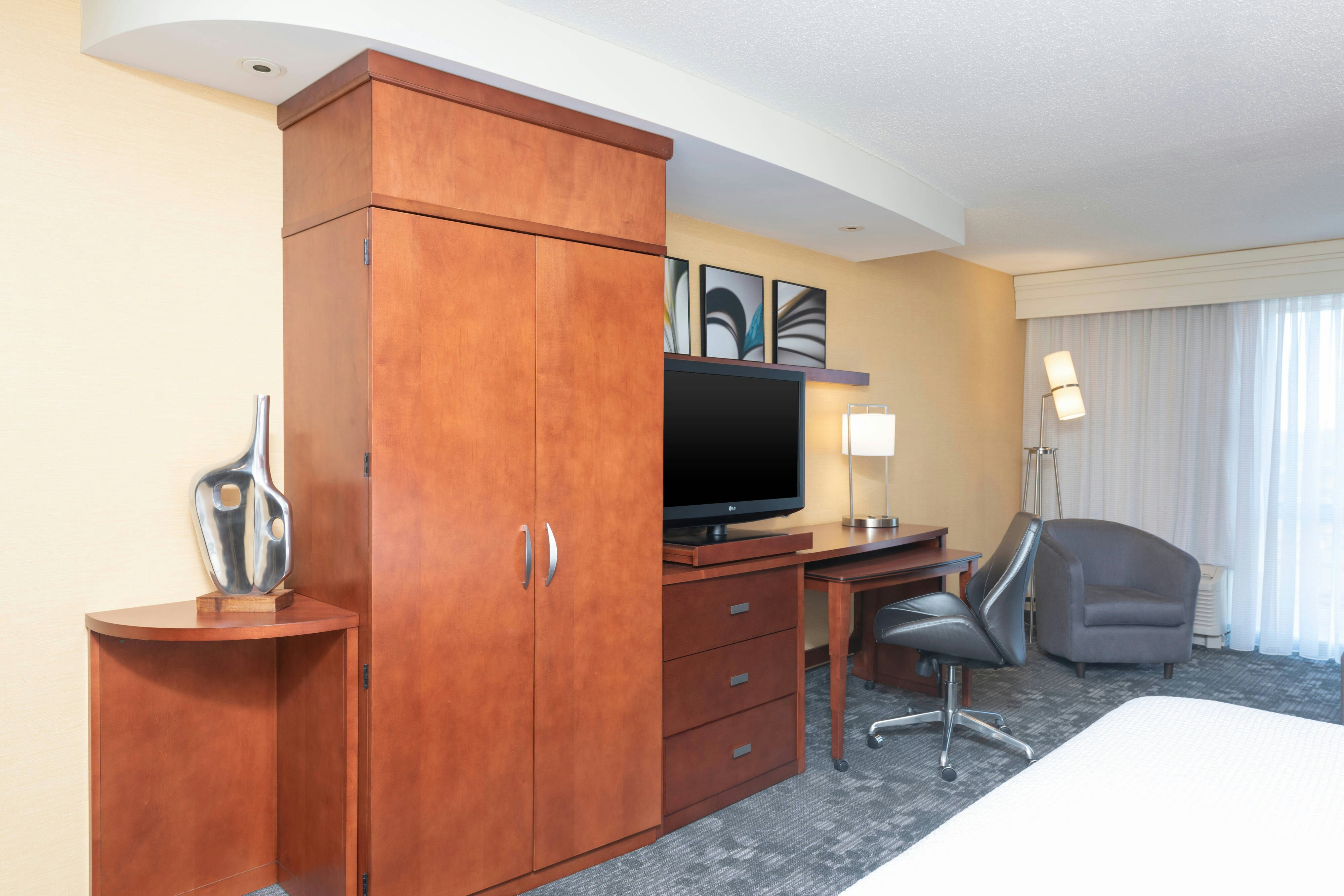 Courtyard by Marriott Milwaukee Airport