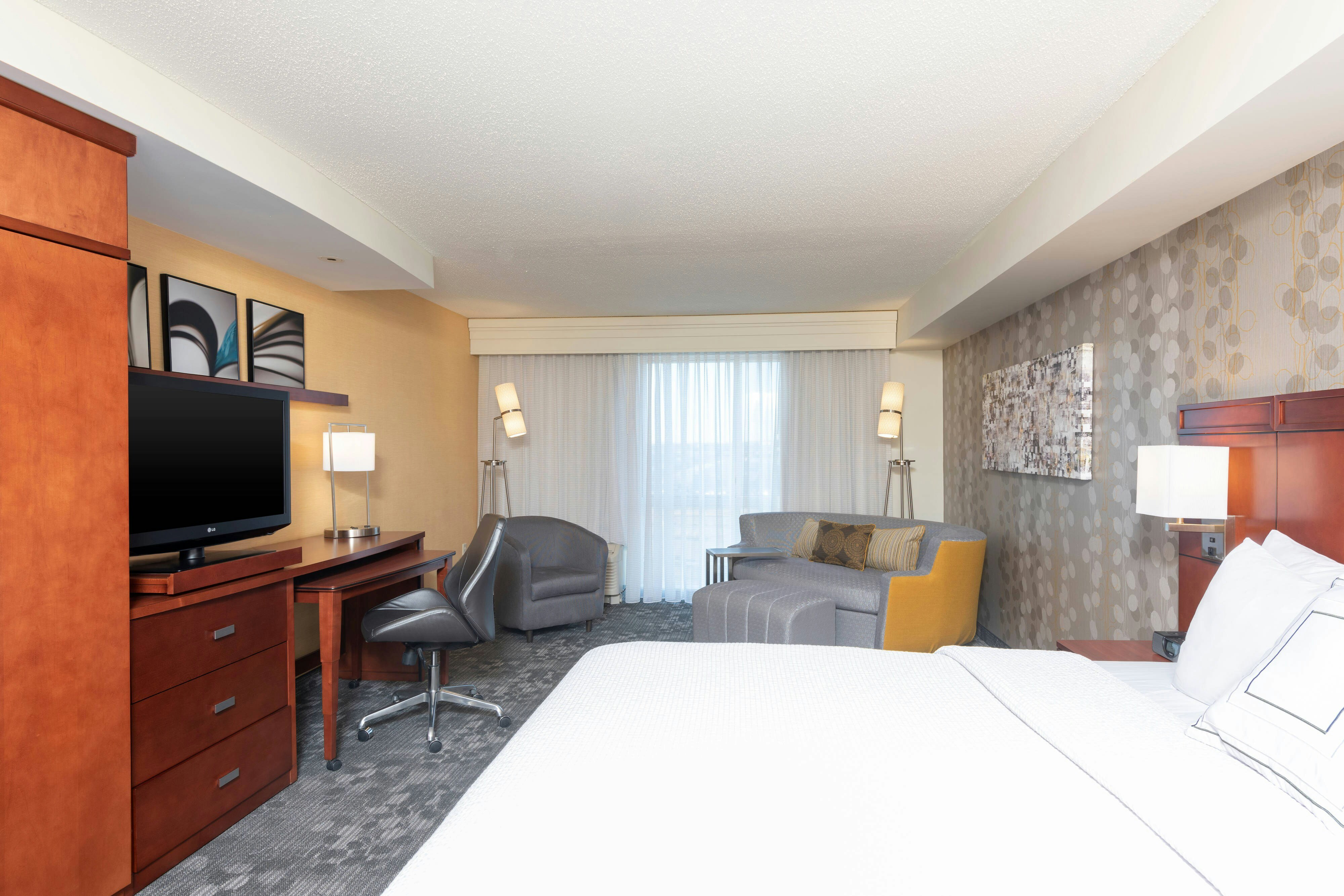 Courtyard by Marriott Milwaukee Airport