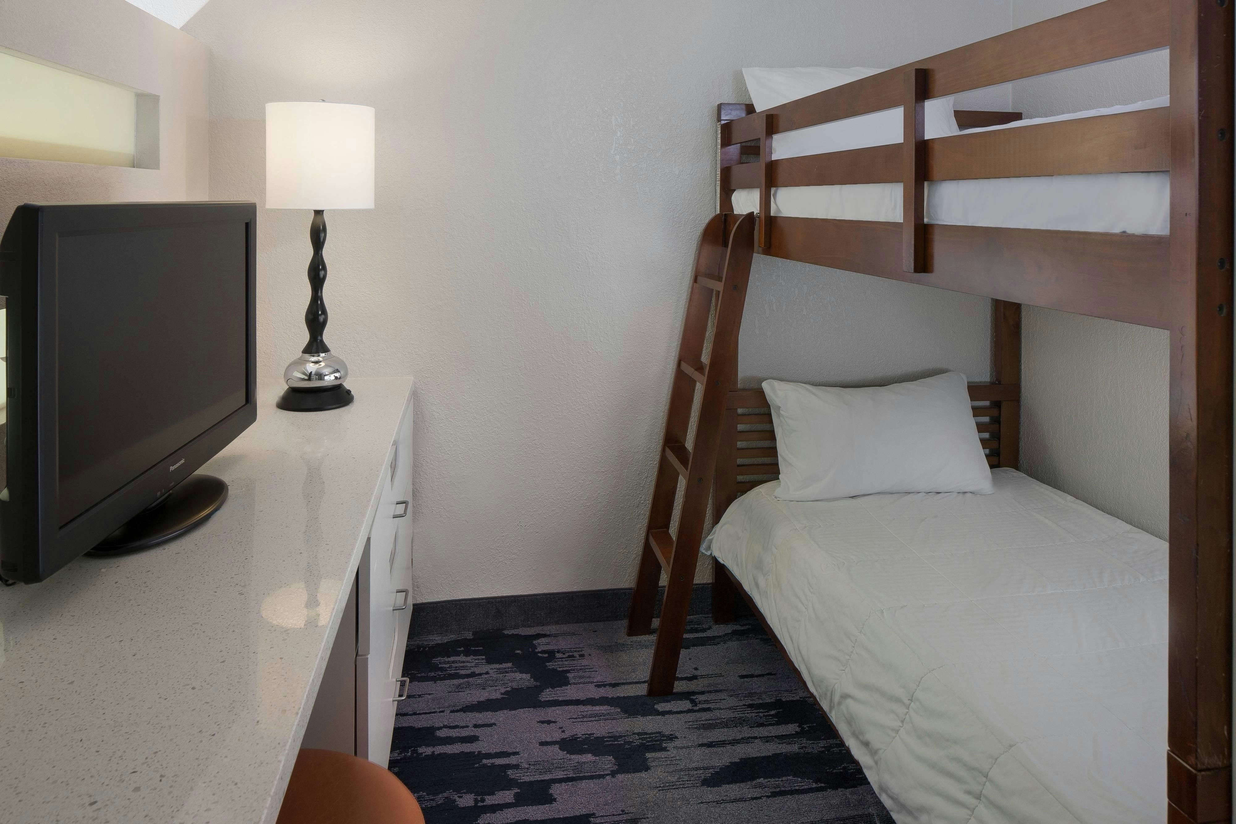 Fairfield by Marriott Inn & Suites Orlando Lake Buena Vista