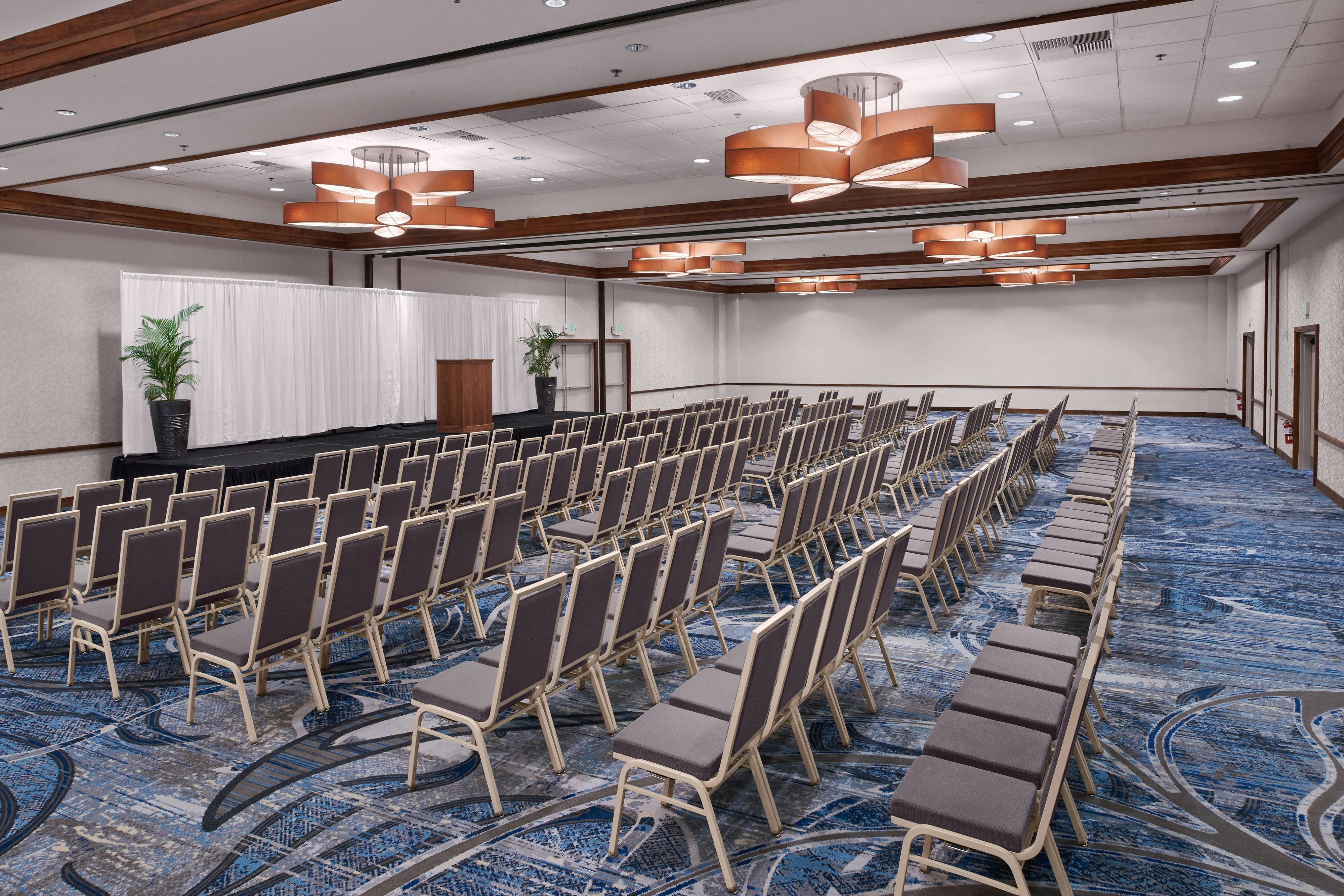 Courtyard by Marriott King Kamehameha’s Kona Beach Hotel