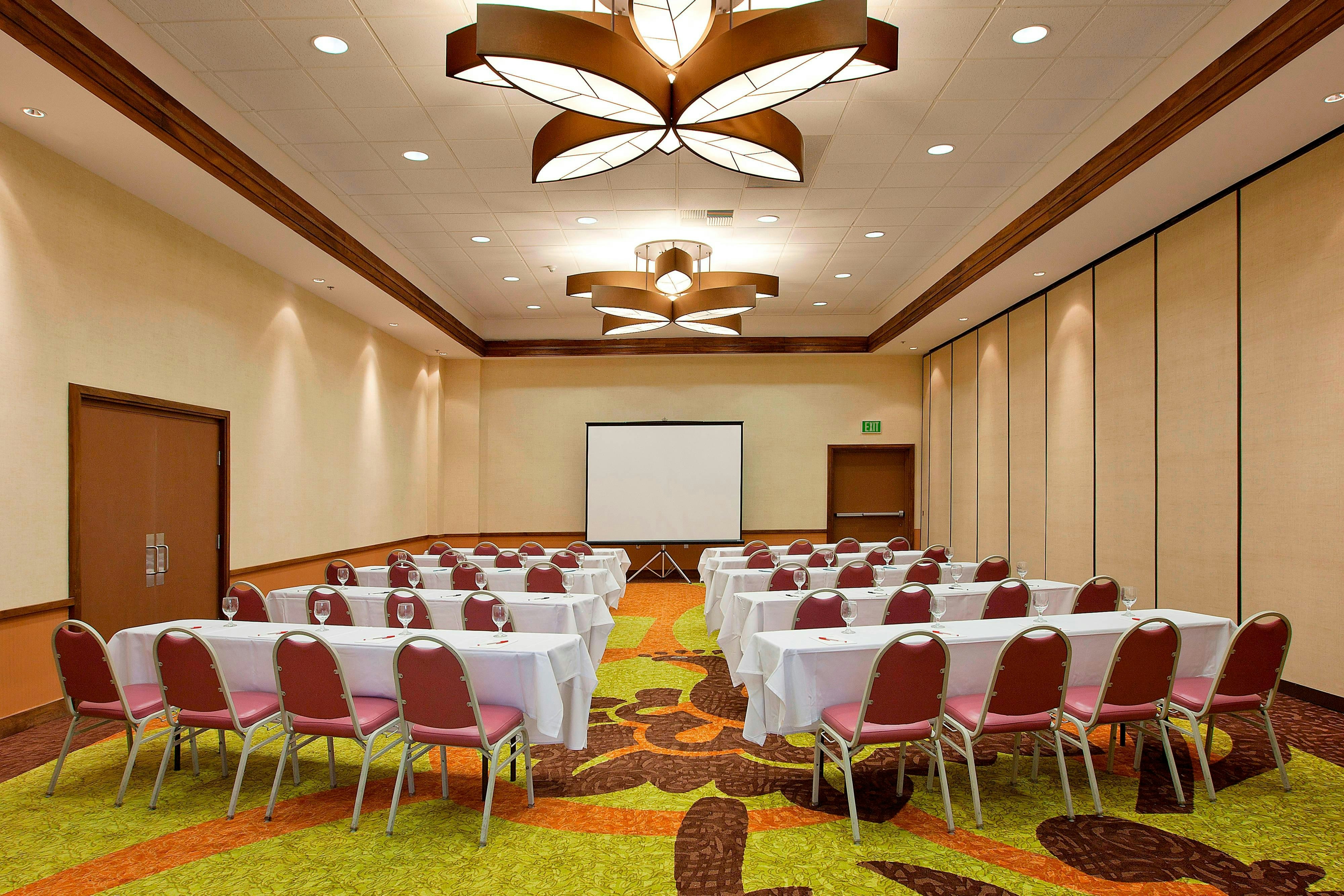 Courtyard by Marriott King Kamehameha’s Kona Beach Hotel