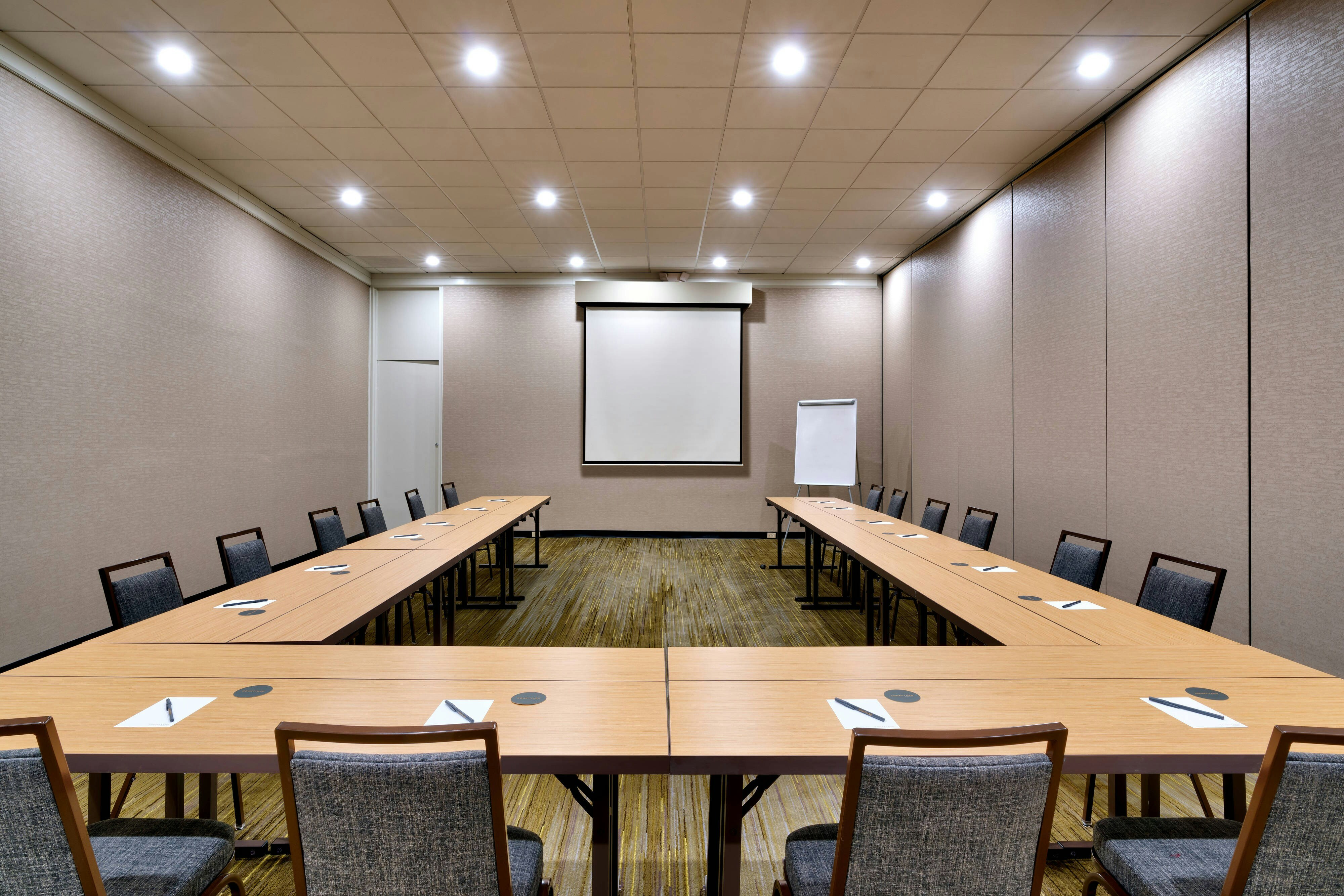 Courtyard by Marriott Charlotte Airport LoSo