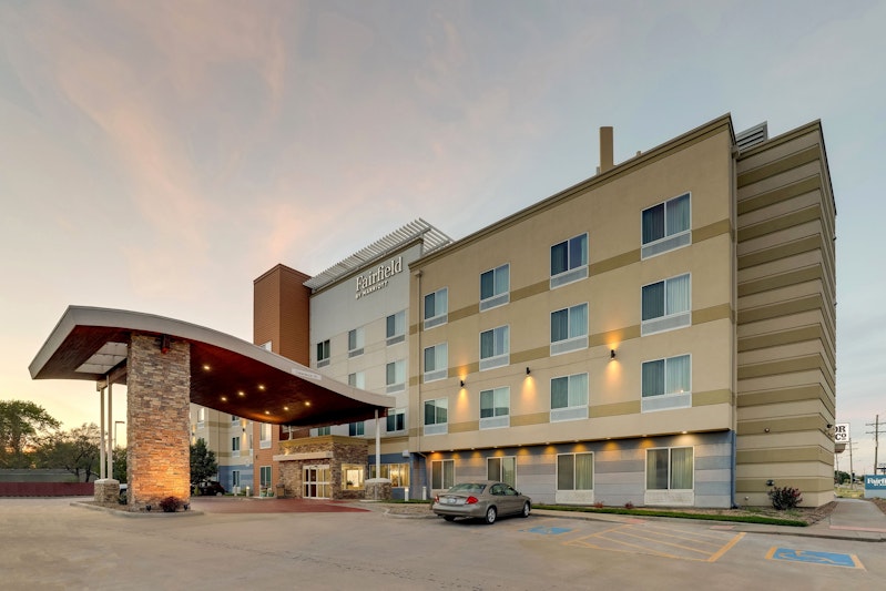 Fairfield by Marriott Inn & Suites Hutchinson