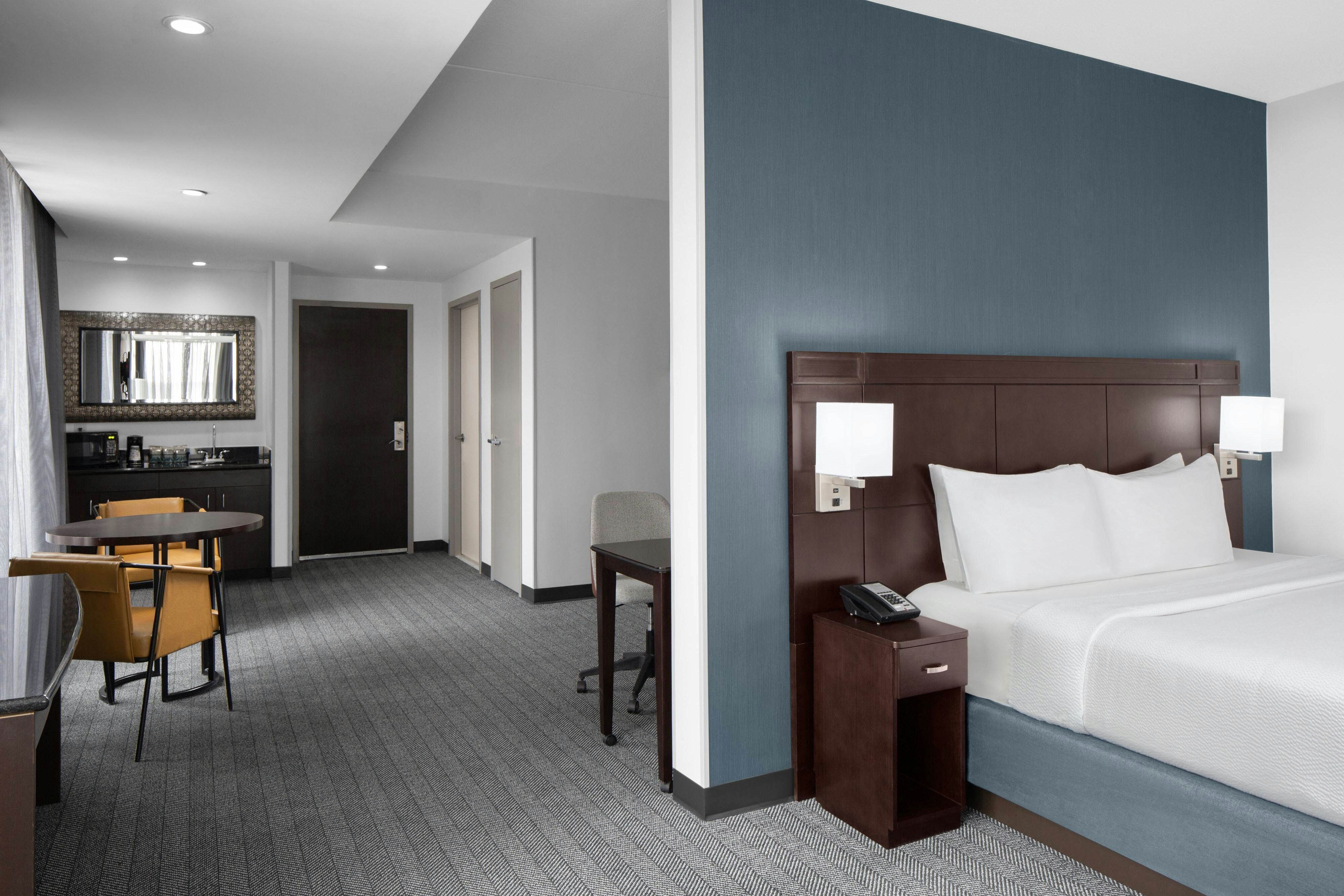 Courtyard by Marriott Cleveland University Circle