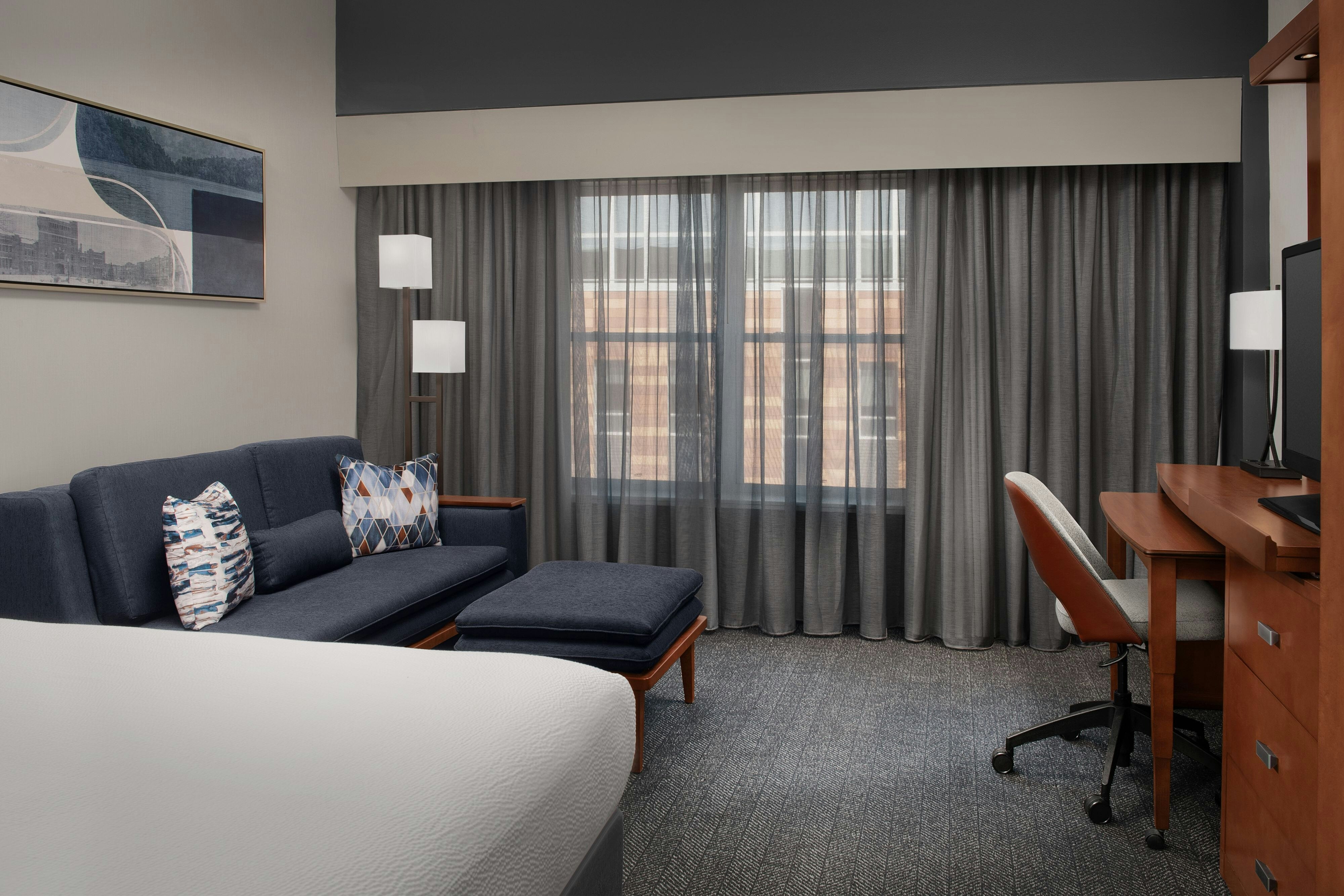 Courtyard by Marriott Syracuse Downtown at Armory Square