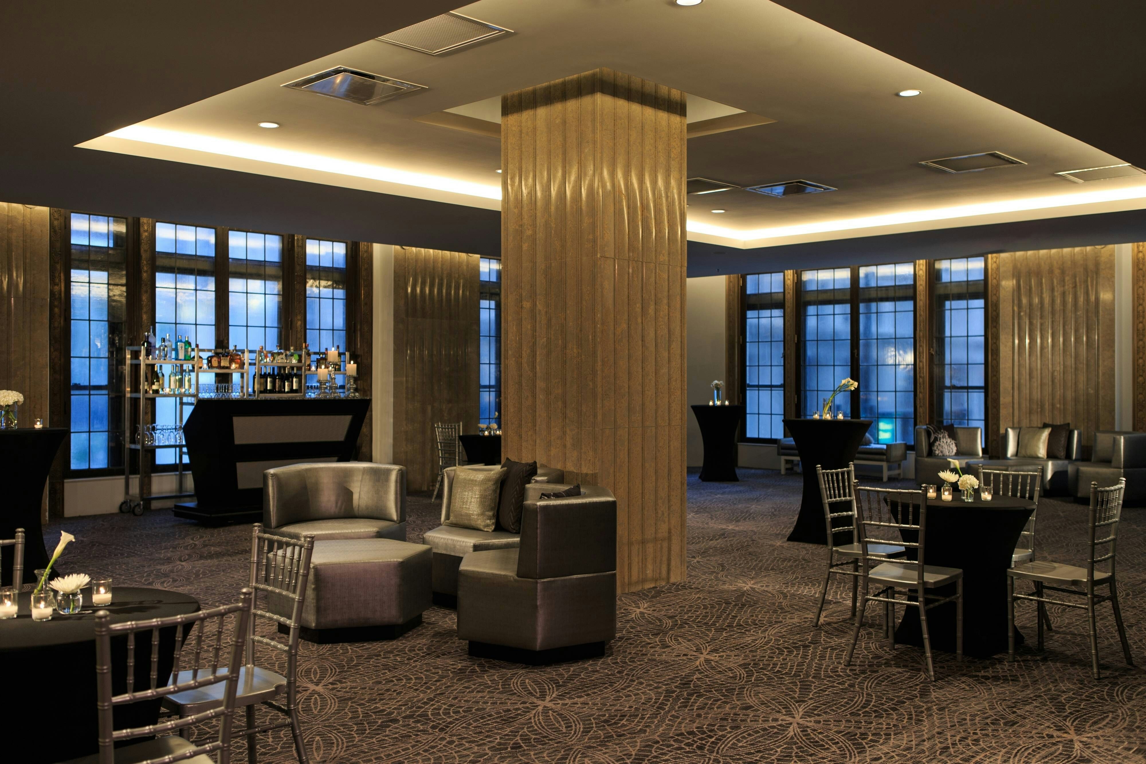 Renaissance Cincinnati Downtown Hotel
