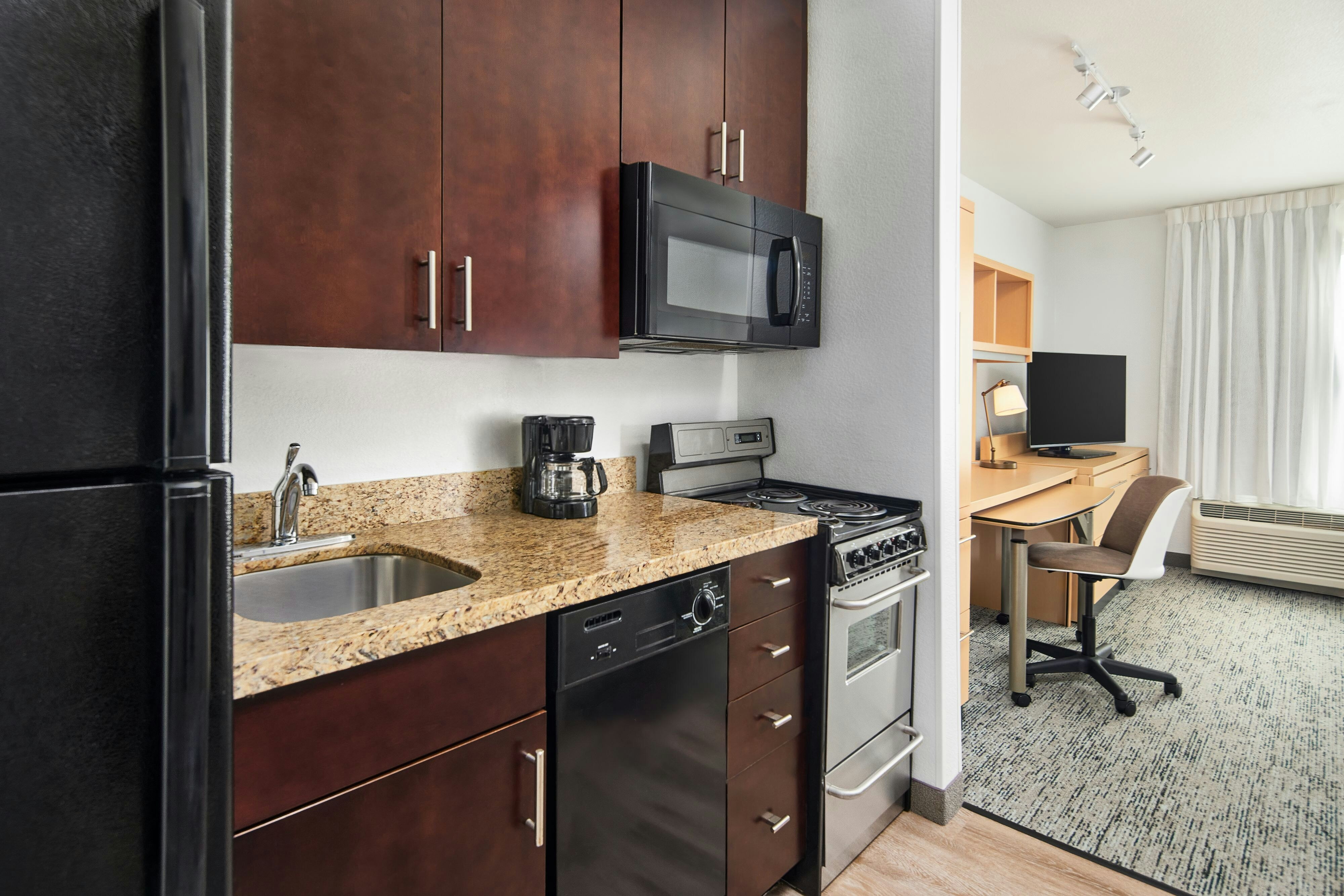 TownePlace Suites by Marriott Garden City