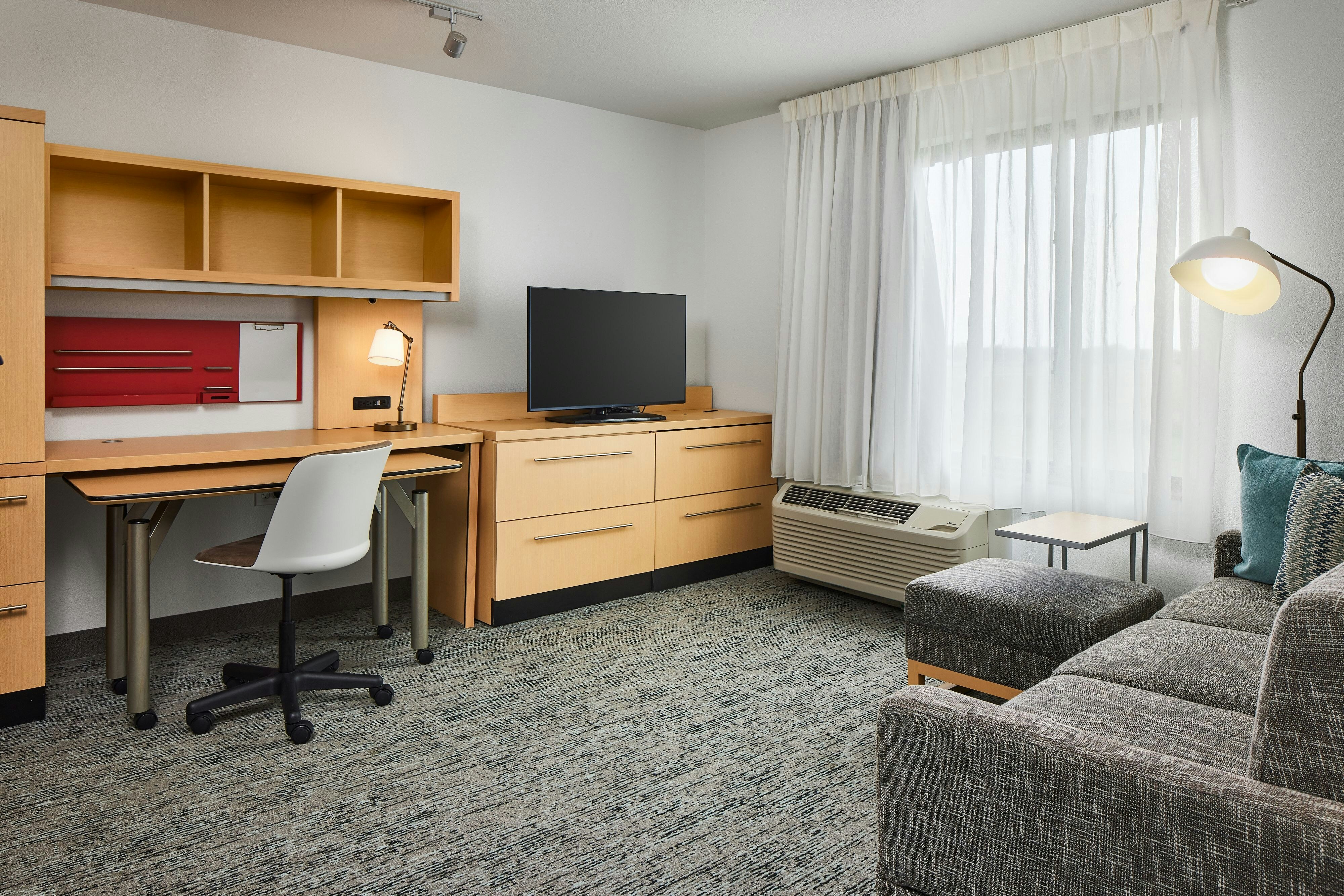 TownePlace Suites by Marriott Garden City