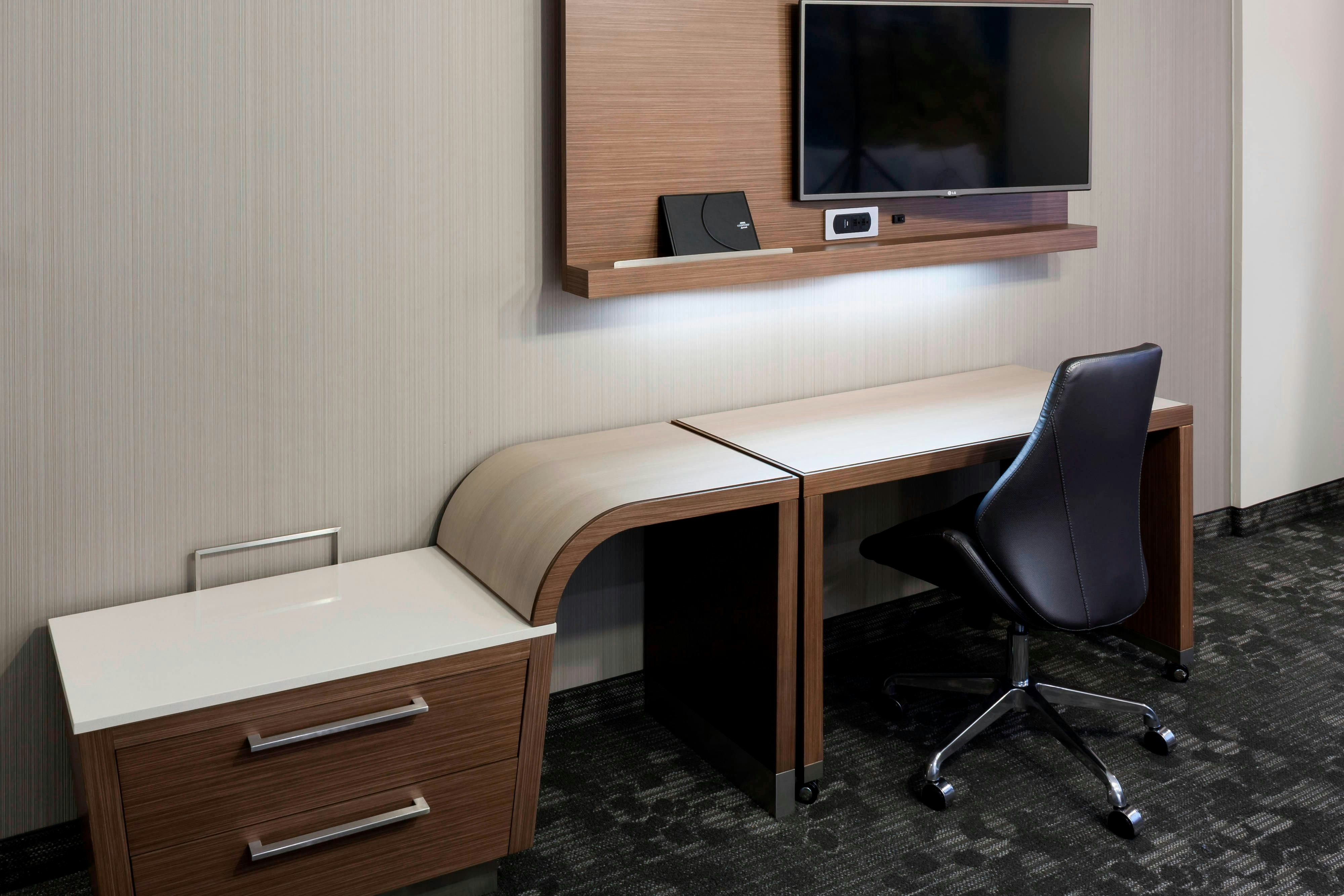 Courtyard by Marriott Houston North/Shenandoah