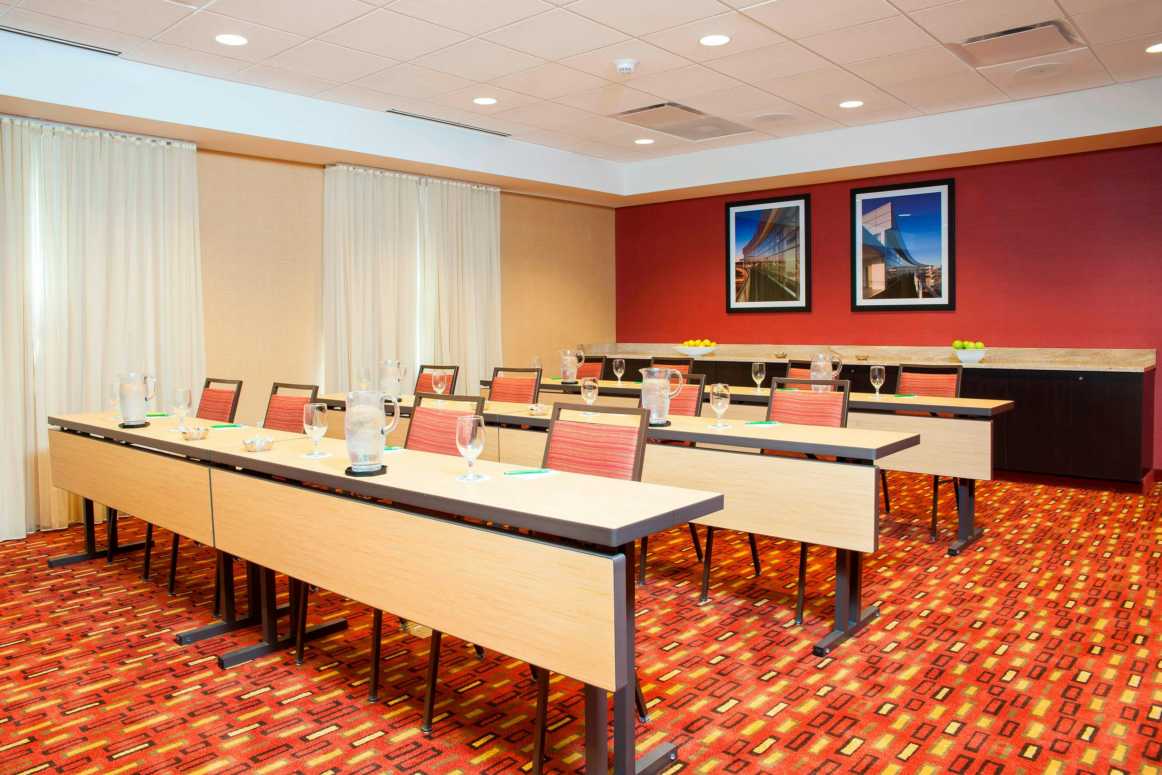 Courtyard by Marriott Peoria Downtown