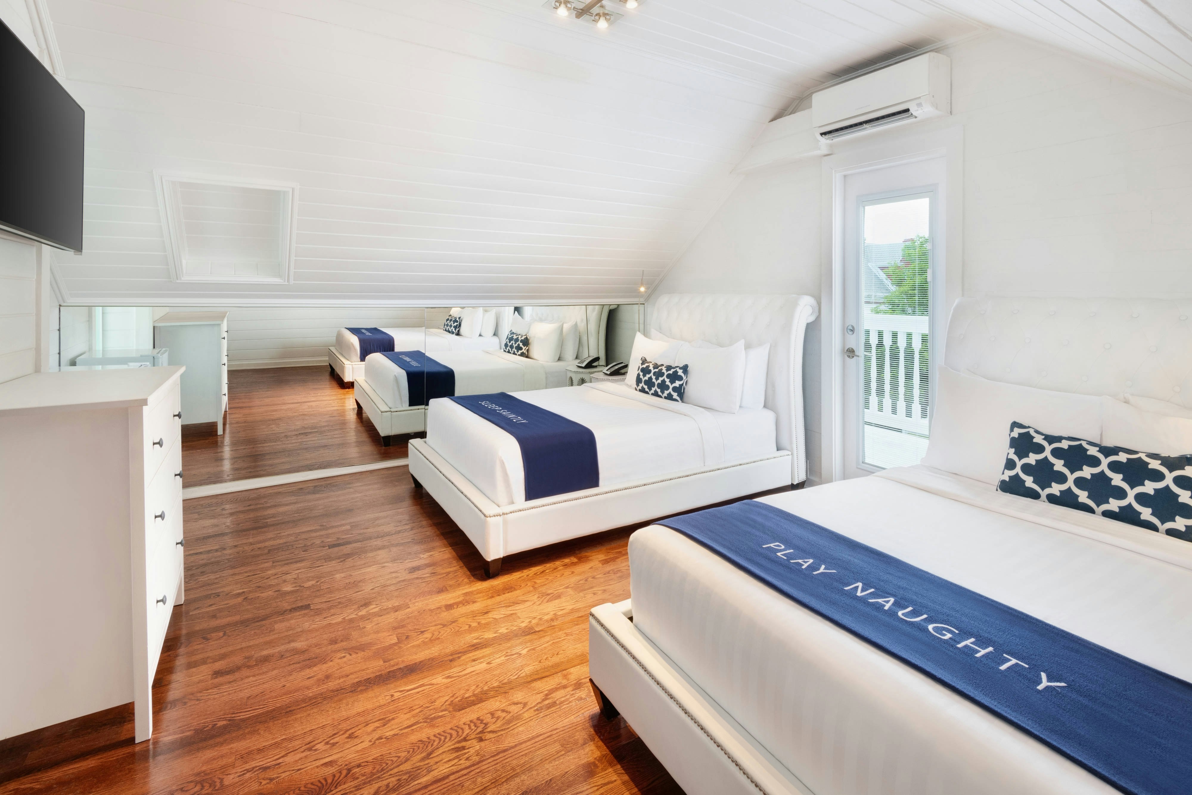 LOFT