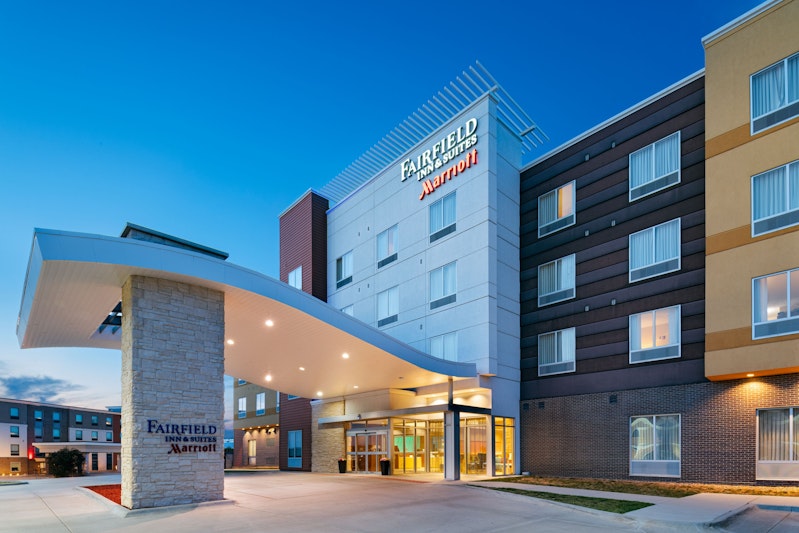 Fairfield by Marriott Inn & Suites Lincoln Airport