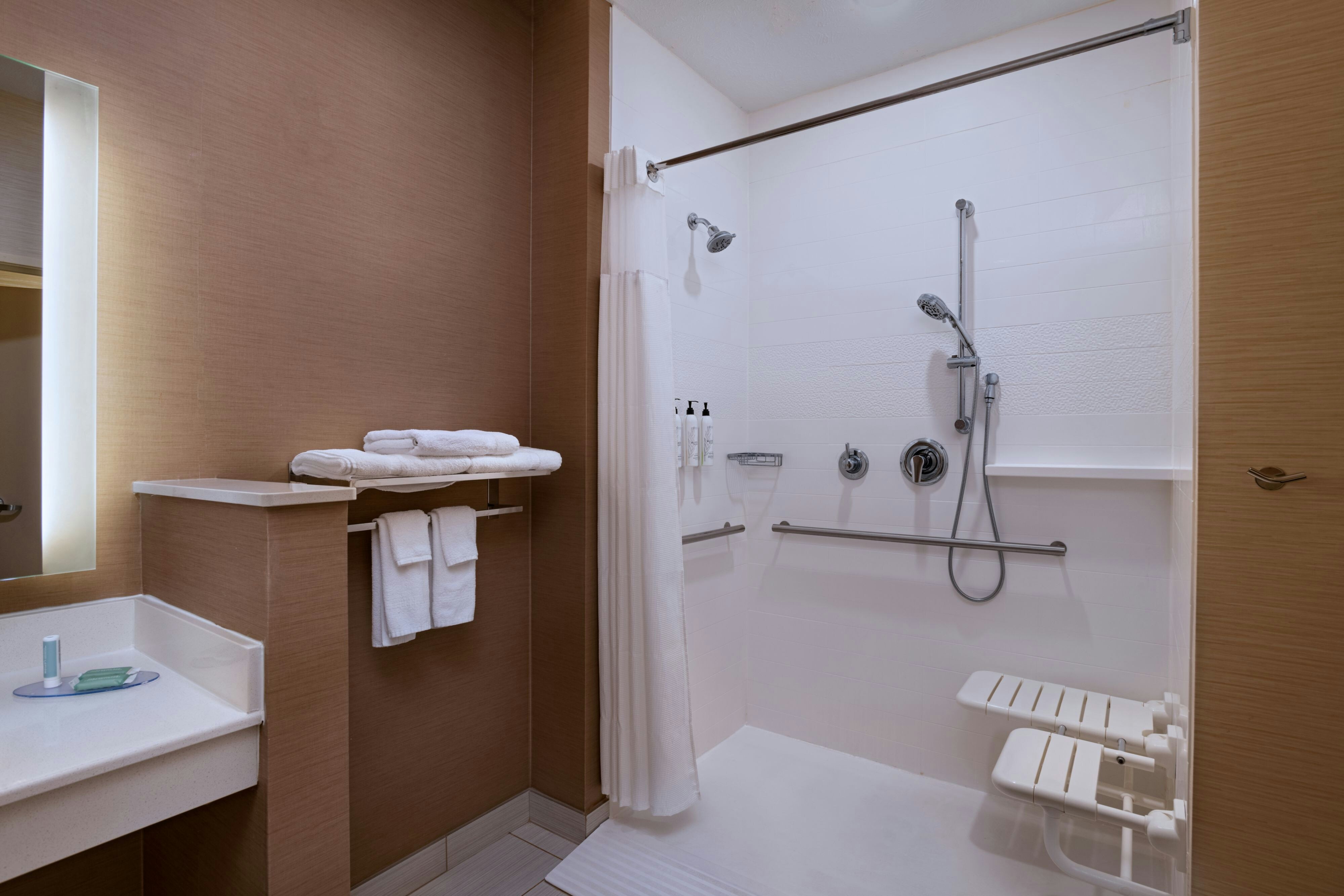 Fairfield by Marriott Inn & Suites Lincoln Airport