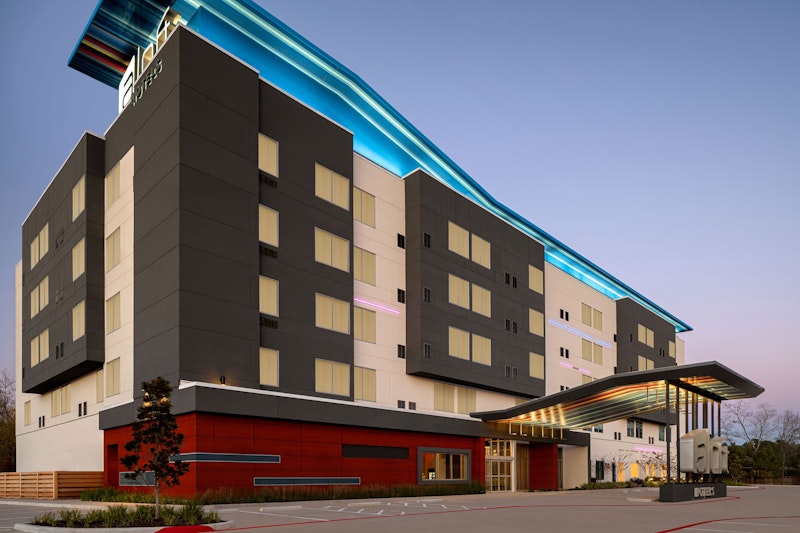 Aloft Shenandoah Woodlands Area