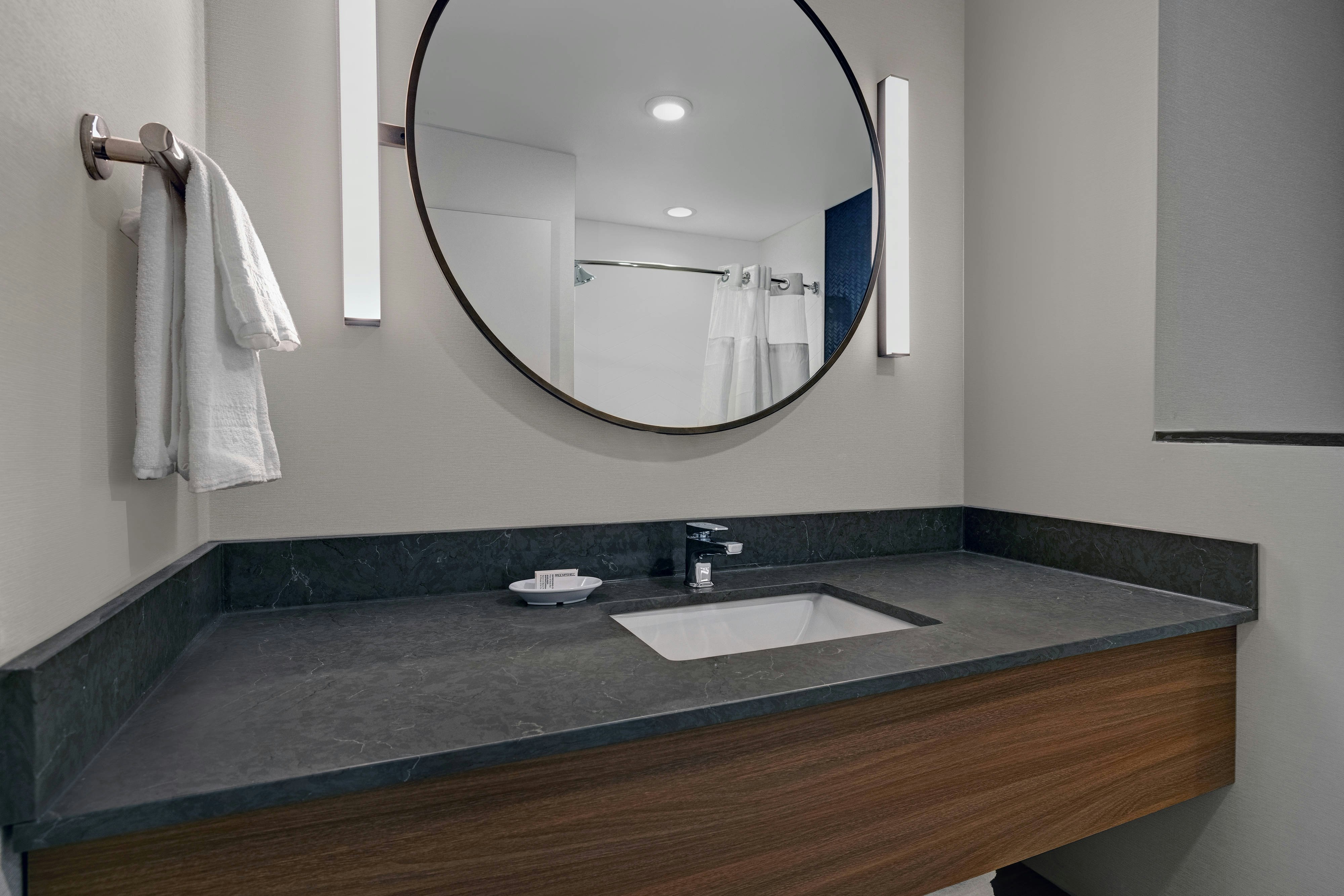 Fairfield by Marriott Inn & Suites Milwaukee Brookfield