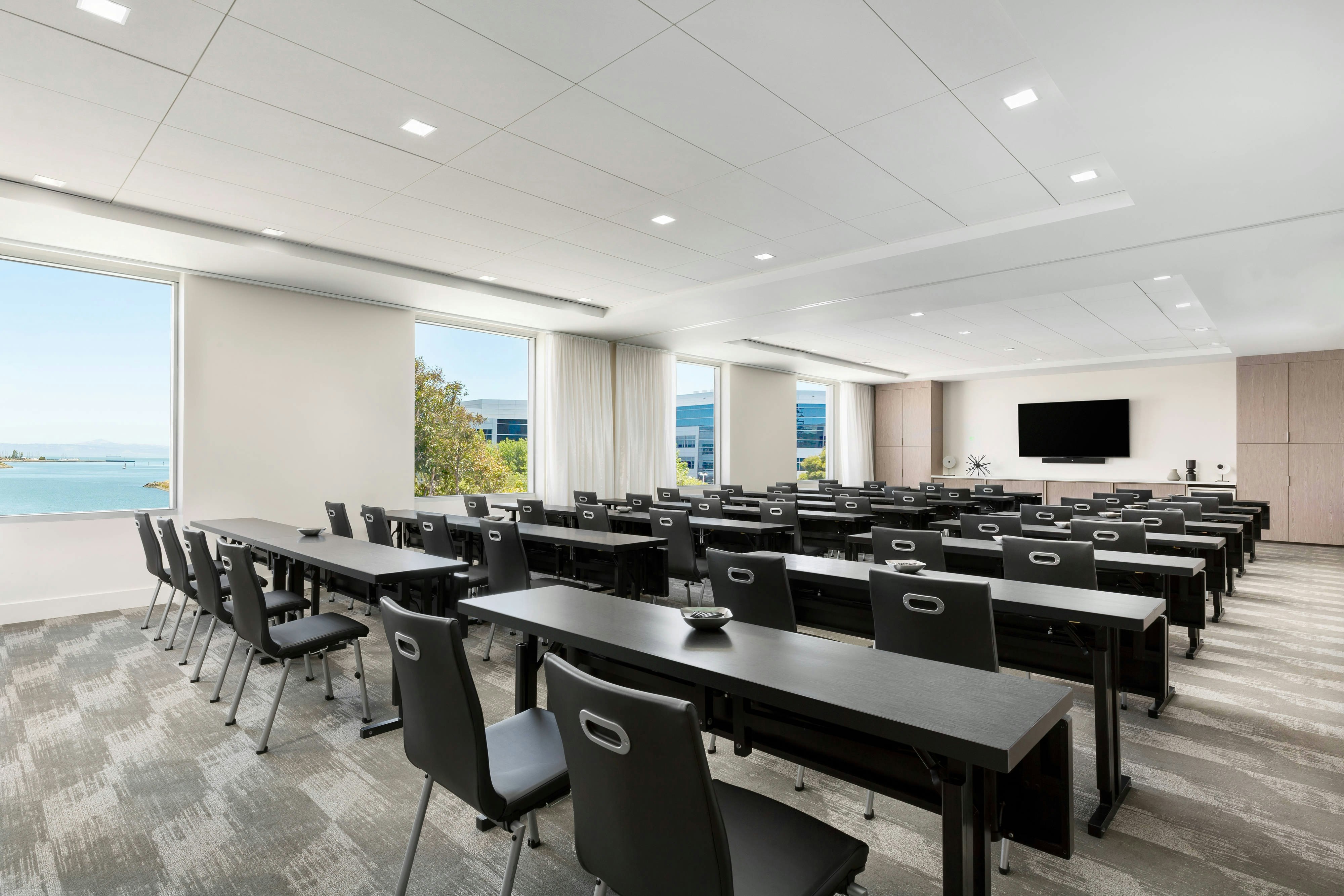 AC Hotel San Francisco Airport/Oyster Point Waterfront
